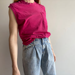 Débardeur musclé rose magenta des années 1980 avec poche