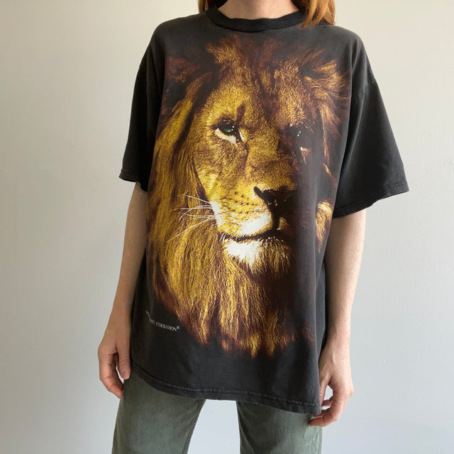 T-shirt délavé et usé à tête de lion géant de la Fédération de la vie sauvage des années 1990