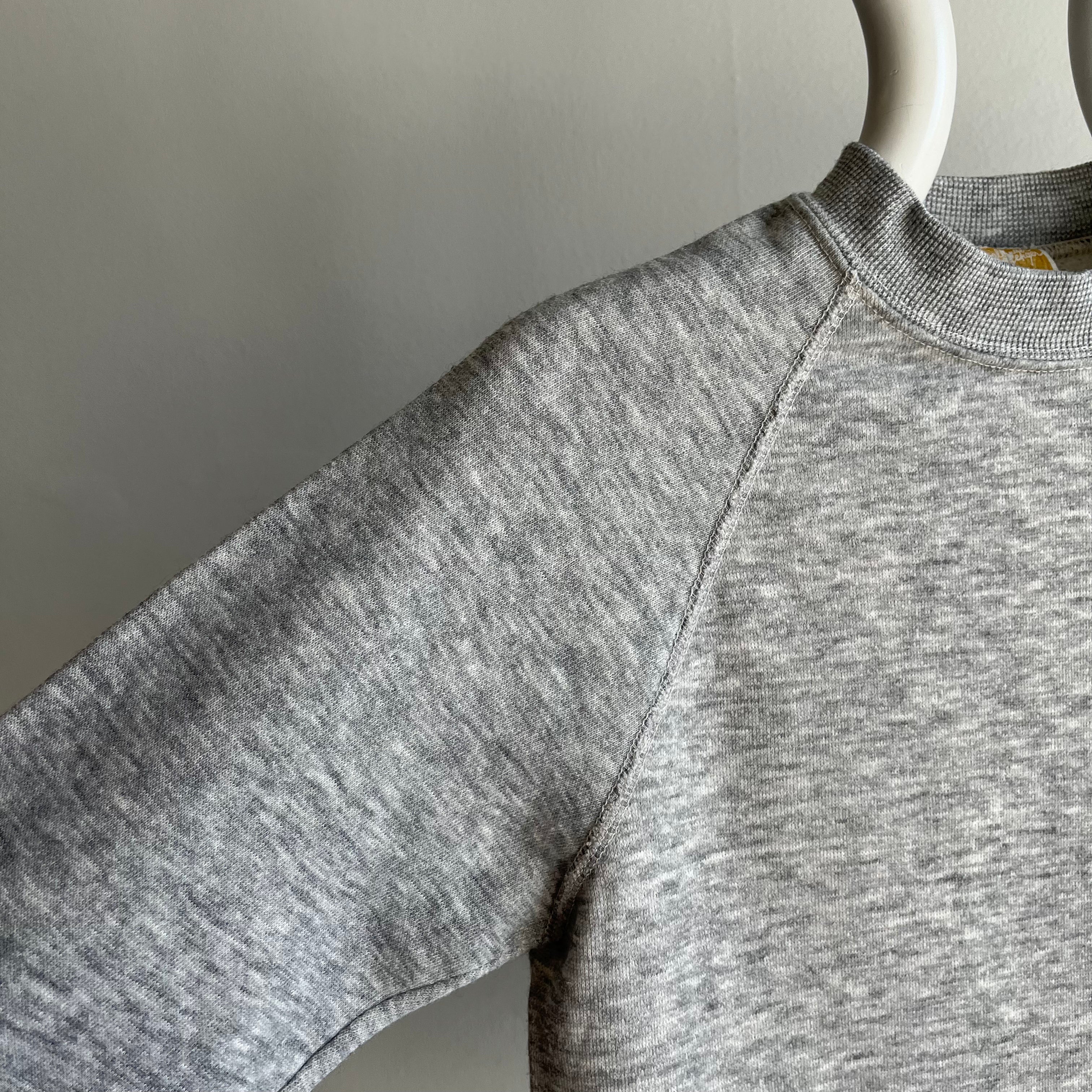 Sweat-shirt ajusté gris vierge des années 1970 par Challenger