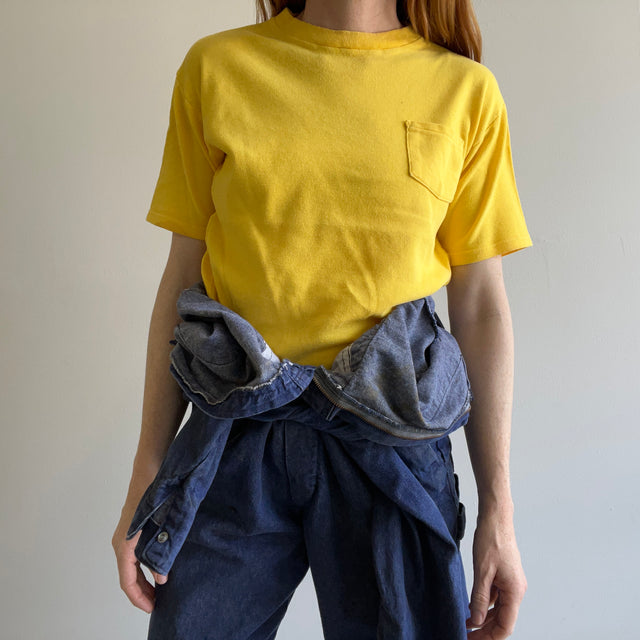 T-shirt à poche jaune en coton vierge des années 1980