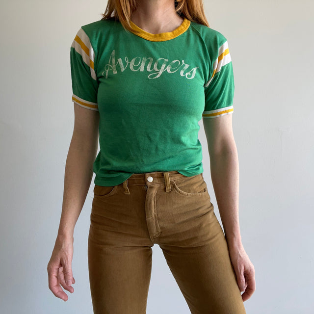 T-shirt de sport en nylon Avengers n ° 9 des années 1970 - WOW