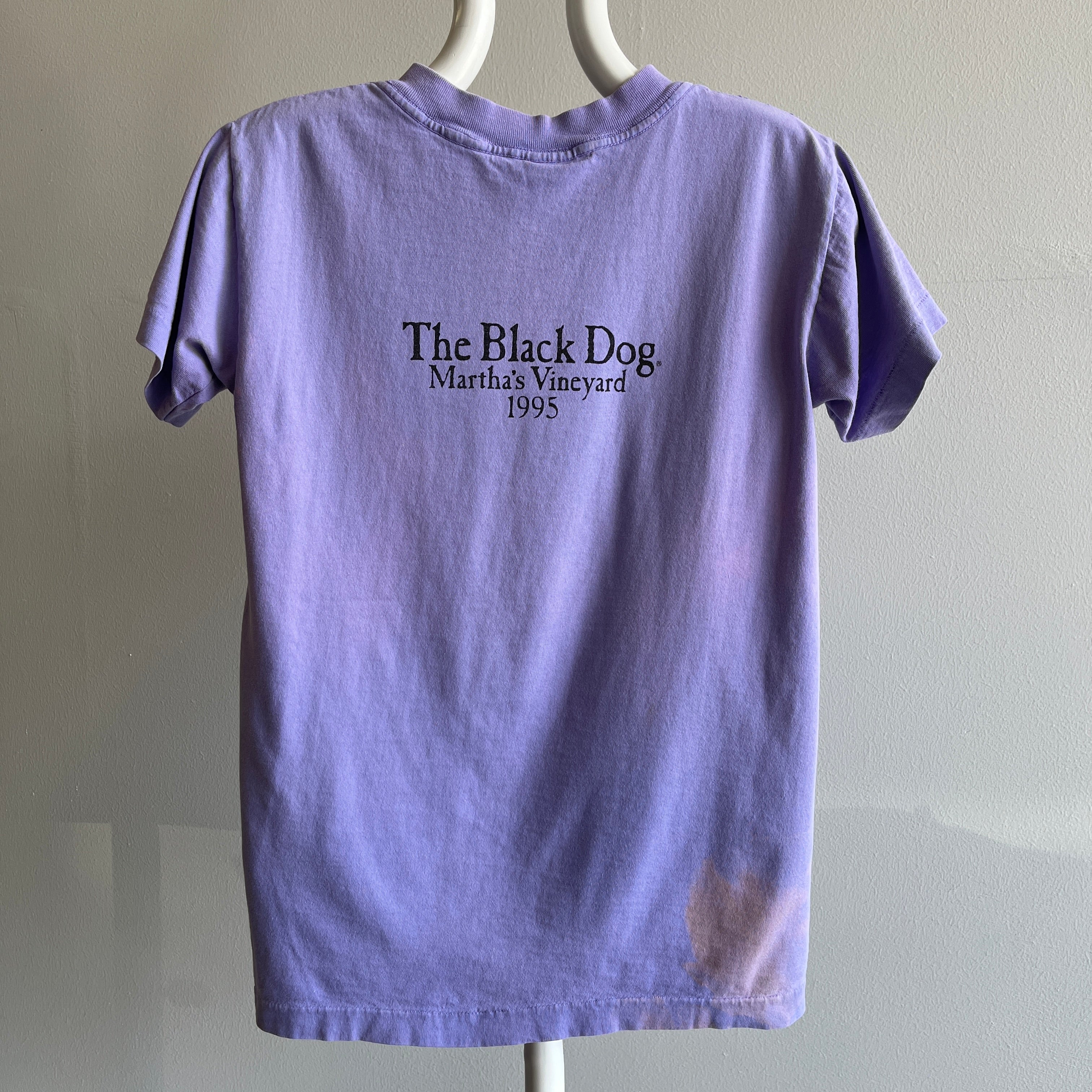 1995 The Black Dog Martha's Vineyard Smaller T-Shirt
