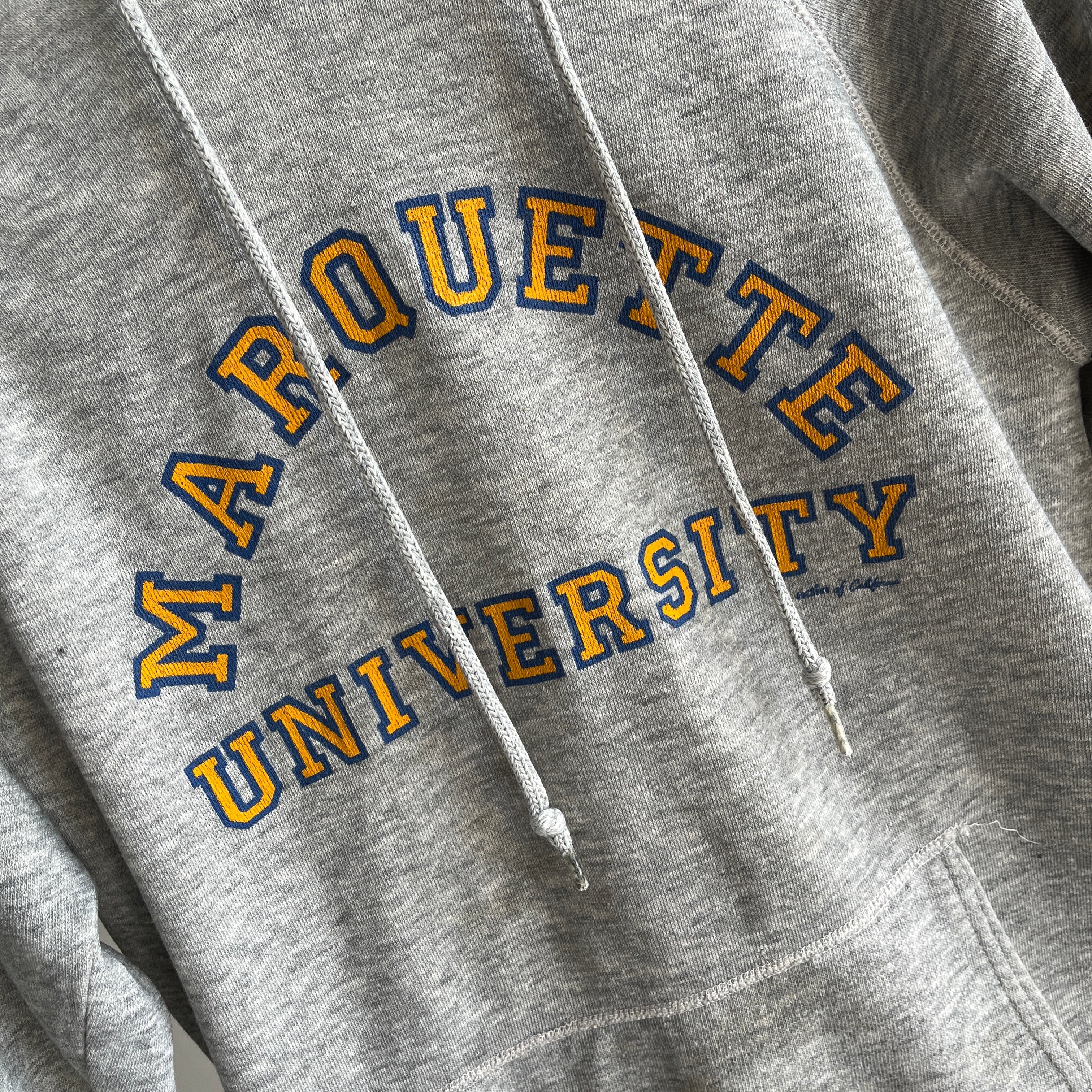 1970/80s Marquette University Super Thin and Thrashed Sweat à capuche