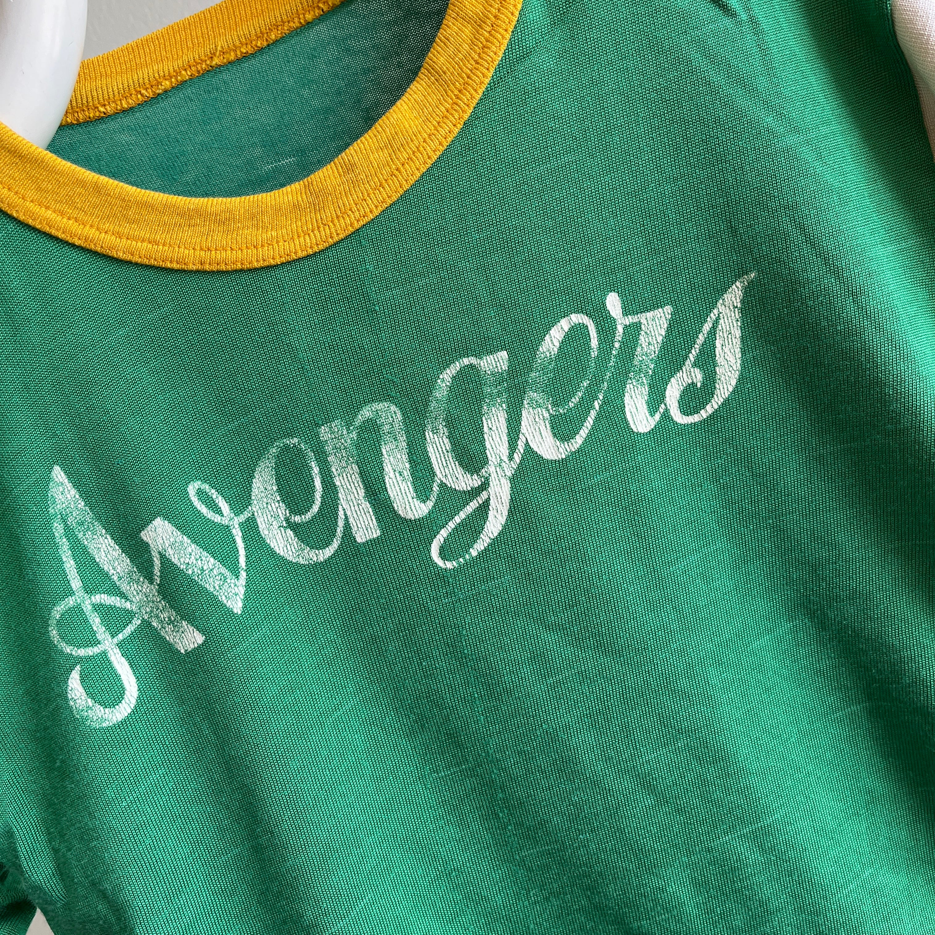 T-shirt de sport en nylon Avengers n ° 9 des années 1970 - WOW