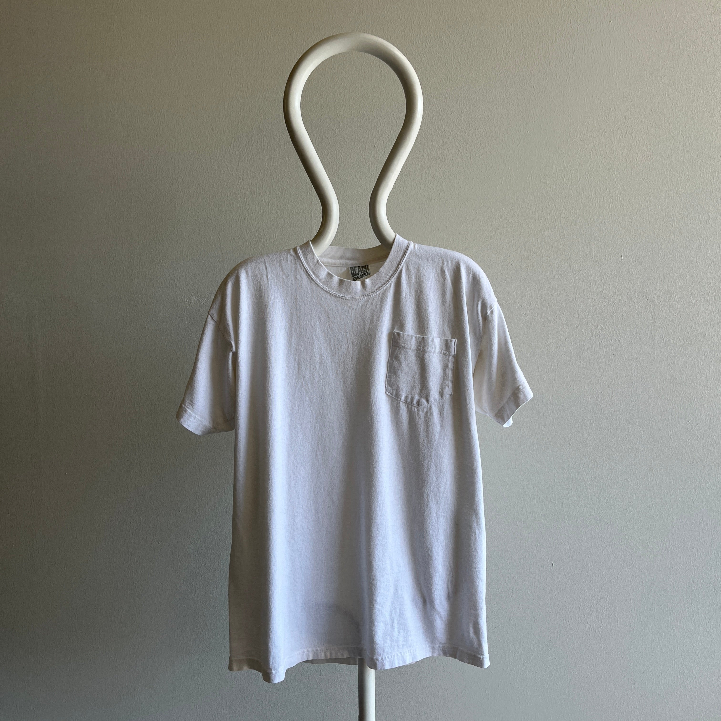 T-shirt de poche en coton blanc vierge des années 1980 par Beach Blvd.