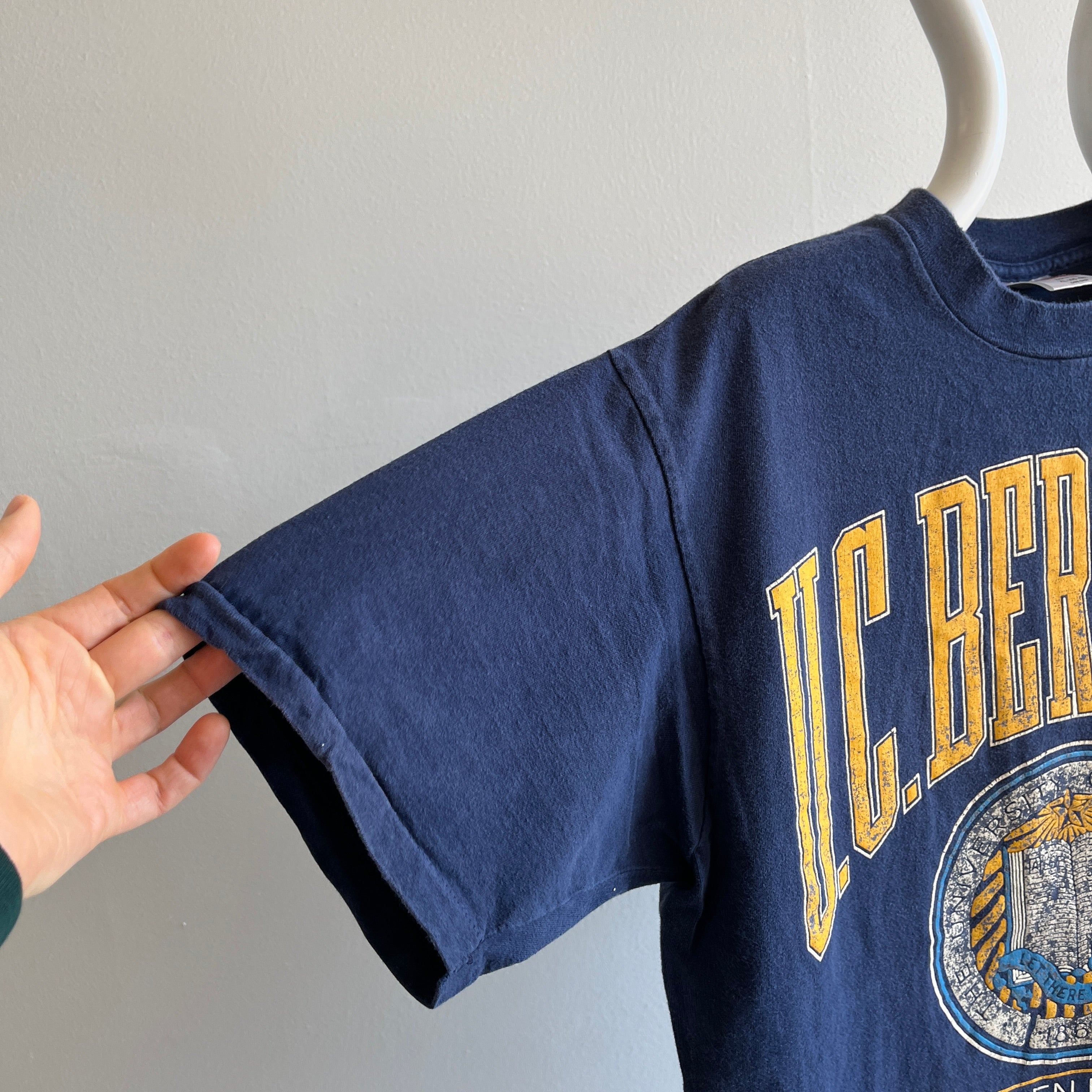 T-shirt UC Berkeley des années 1990 par Oneita
