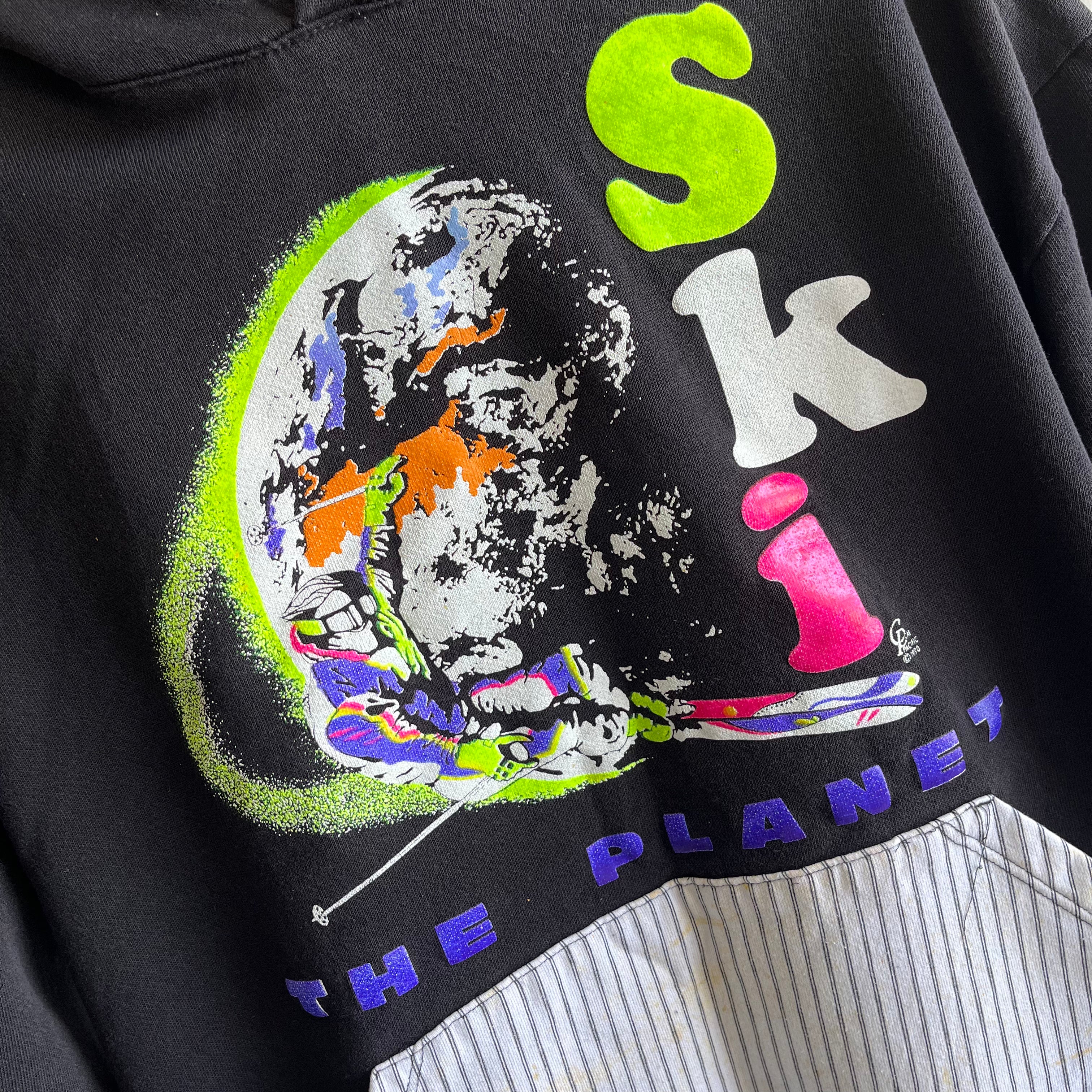 1990 Ski the Planet Unique Pullover Hoodie