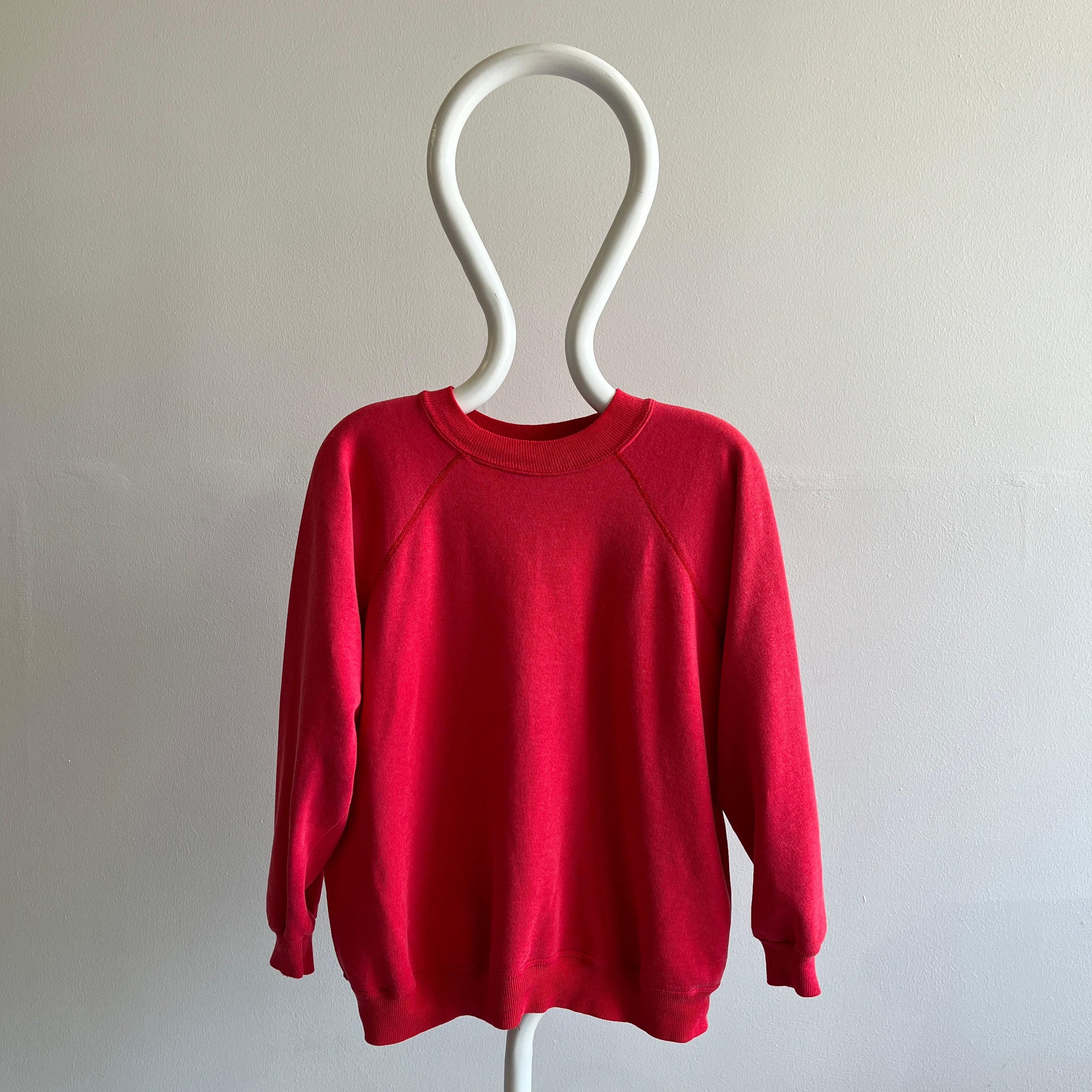 1990s Sun Faded Blank Red Raglan par Hanes Her Way