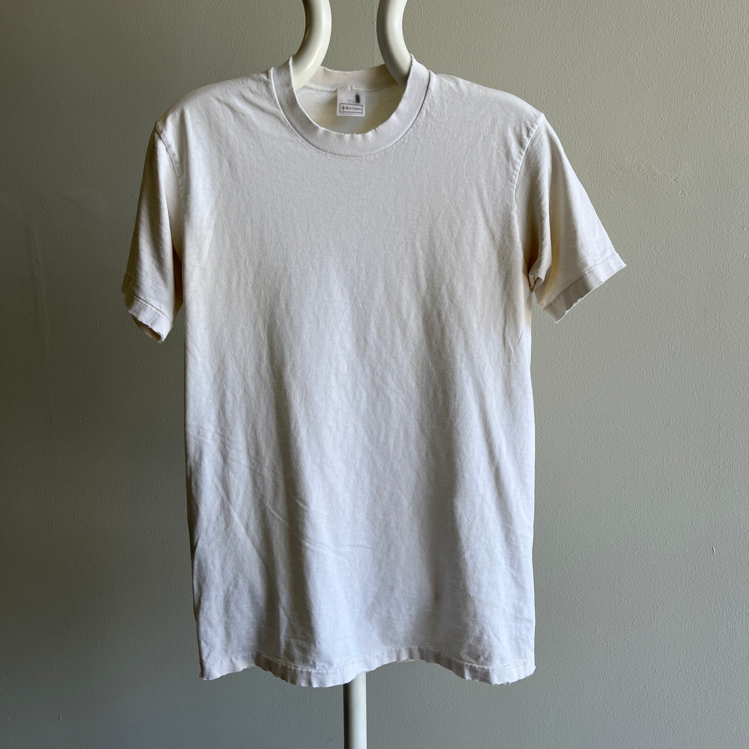 T-shirt blanc vierge des années 1990 avec manches ajustées - si doux