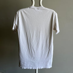 1990s Blank White T-Shirt with Fitted Sleeves - So Soft