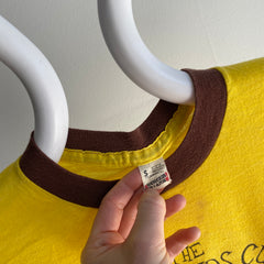 1984 The Meadowlands Cup SUPER STAINED T-shirt à anneaux jaune vif et marron de petite taille