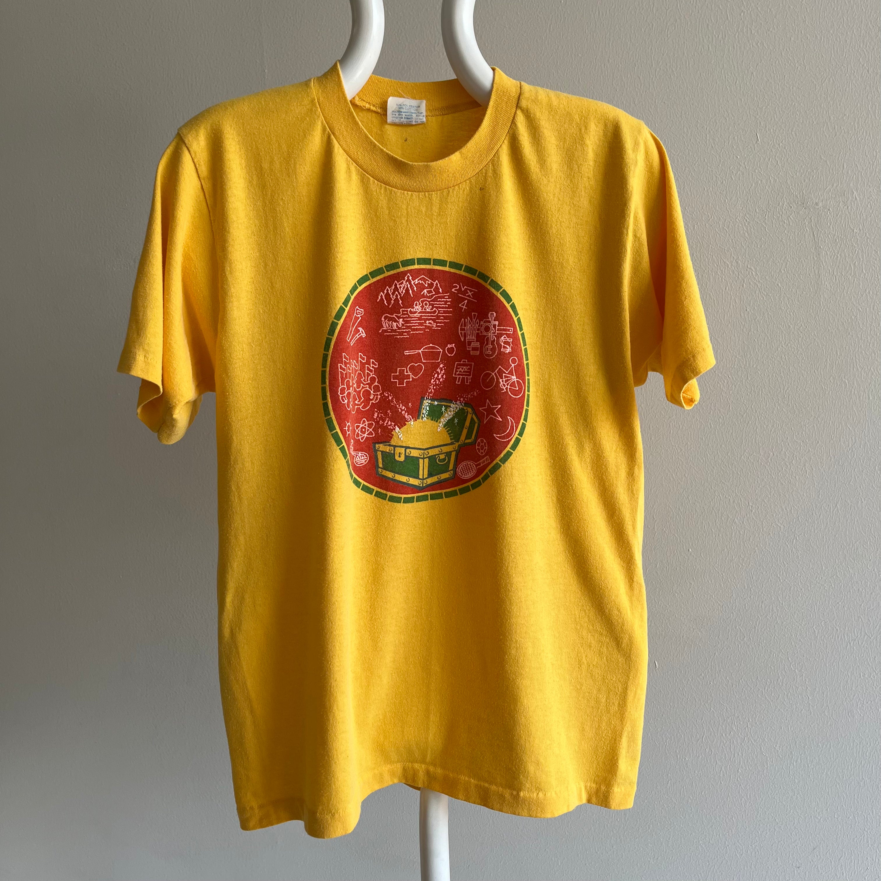 T-shirt de camp d'été des années 1980 par Cal Cru