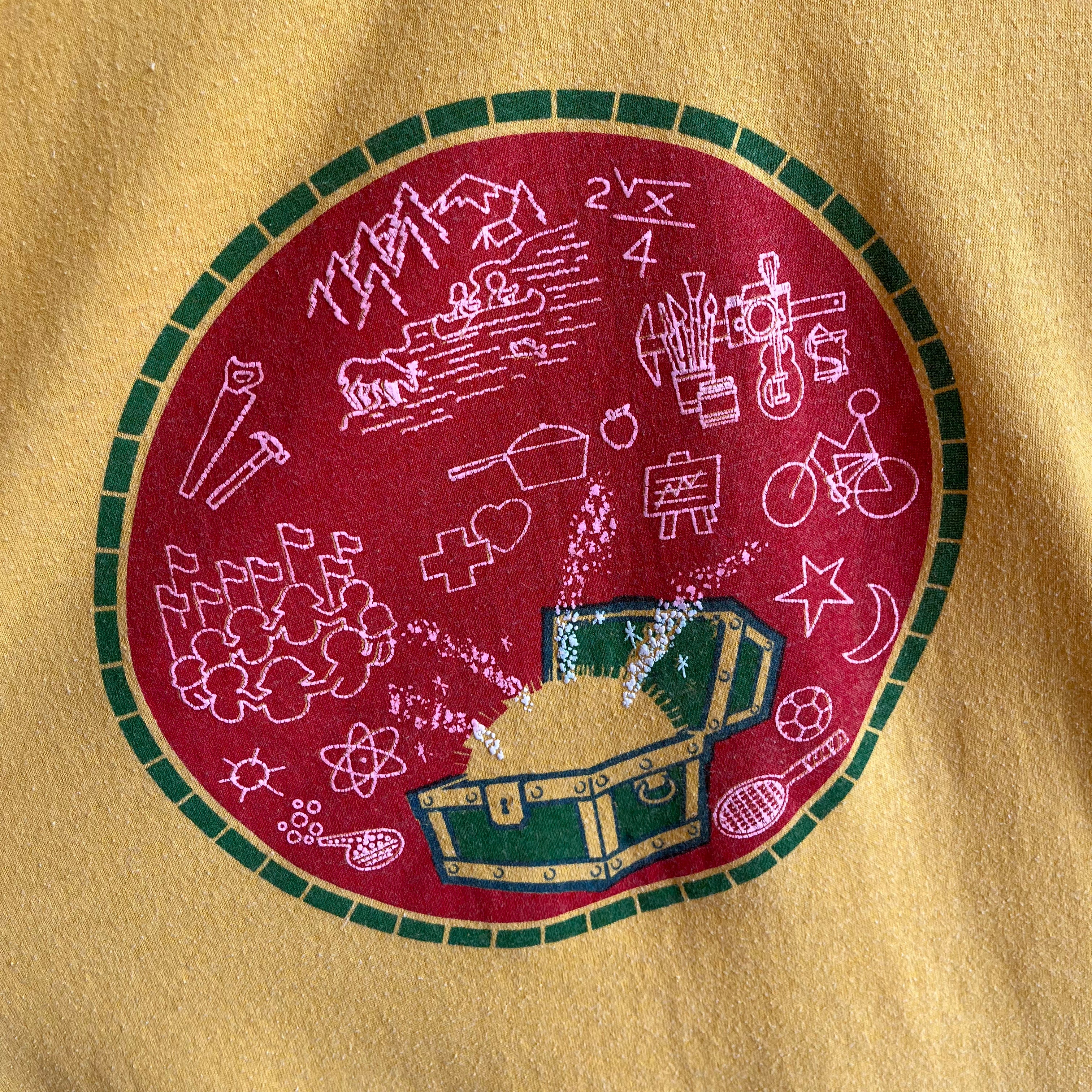 T-shirt de camp d'été des années 1980 par Cal Cru