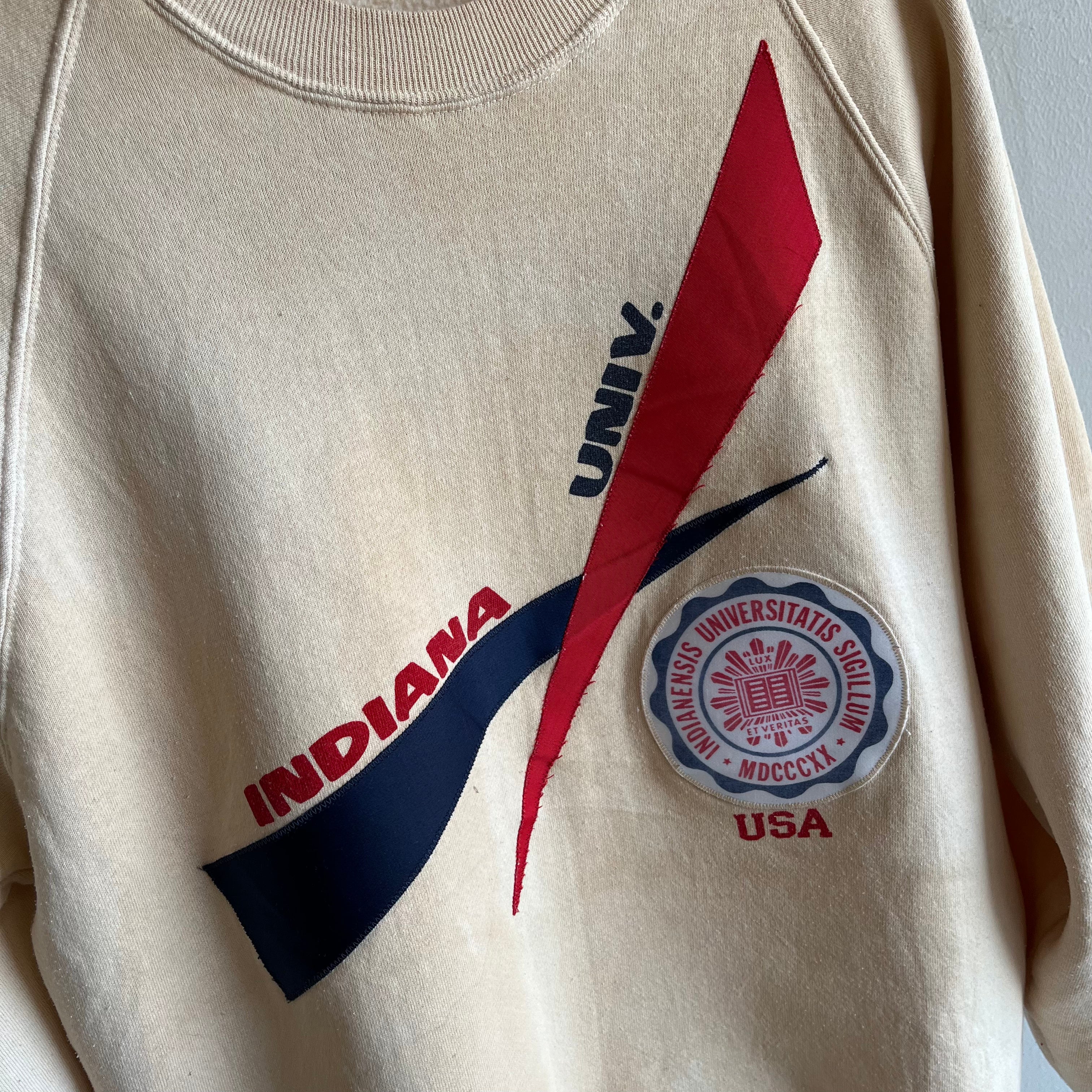 1970s Epic Aged to Ecru Indiana University Sweatshirt par Collegiate Pacific !!!