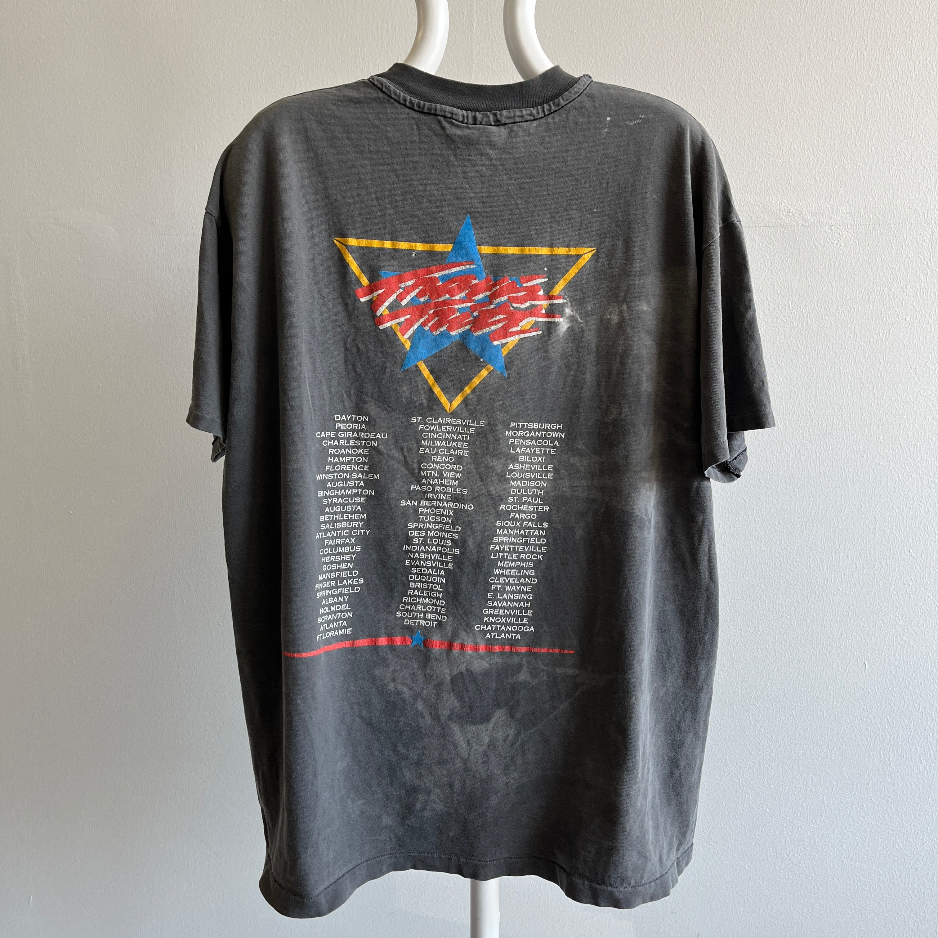 1990s Travis Tritt Epic Beat Up Tour T-Shirt