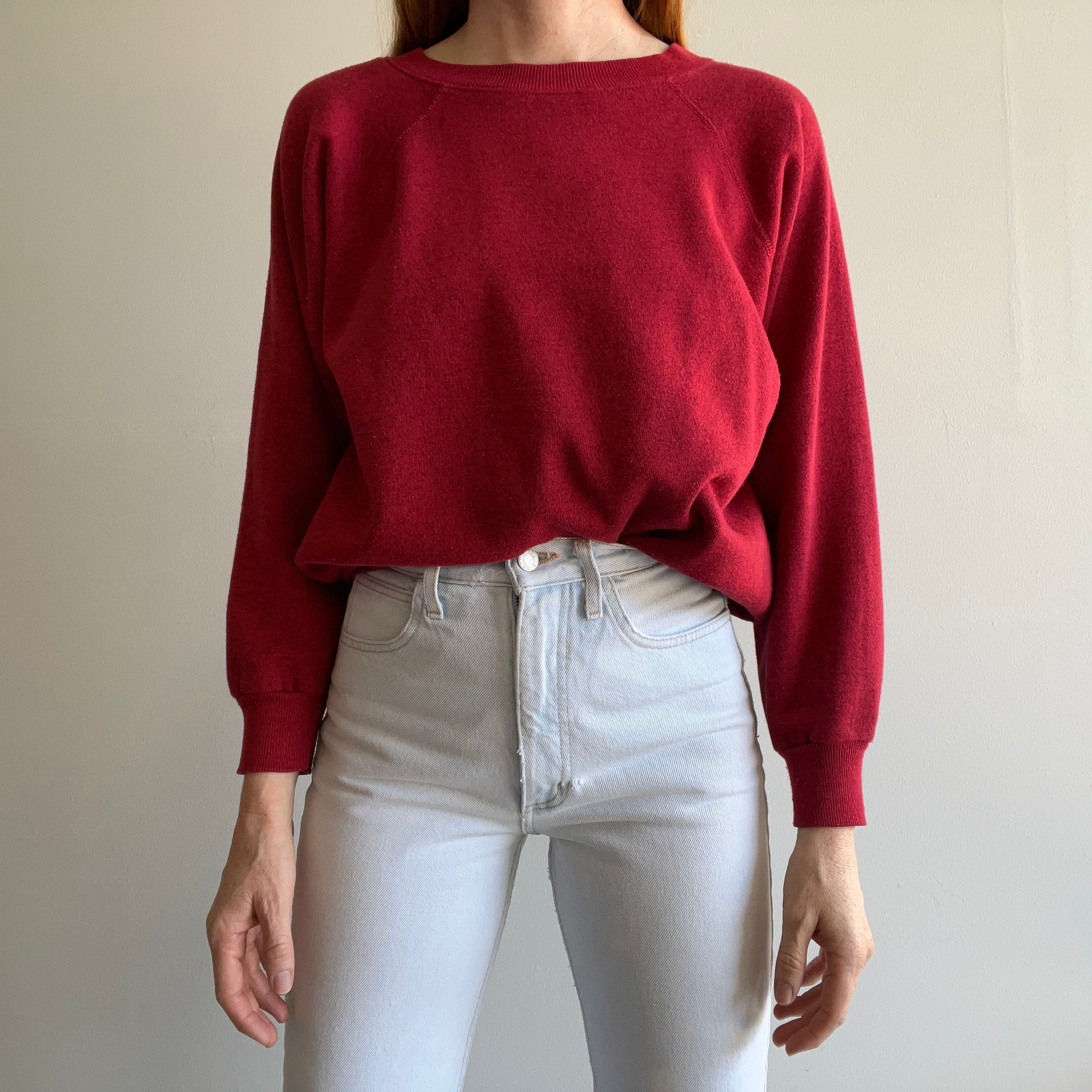 1990s Blank Heather Red Raglan Sweatshirt par Hanes Her Way