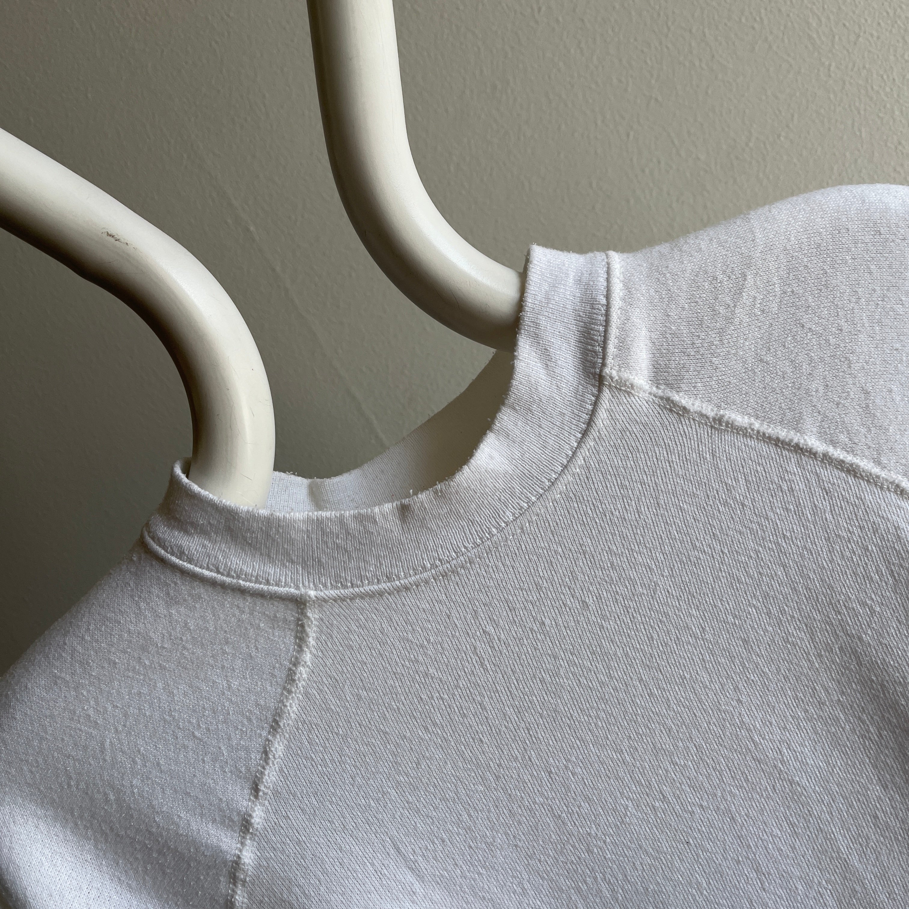 Sweat Raglan blanc vierge des années 1980 - fabriqué aux États-Unis