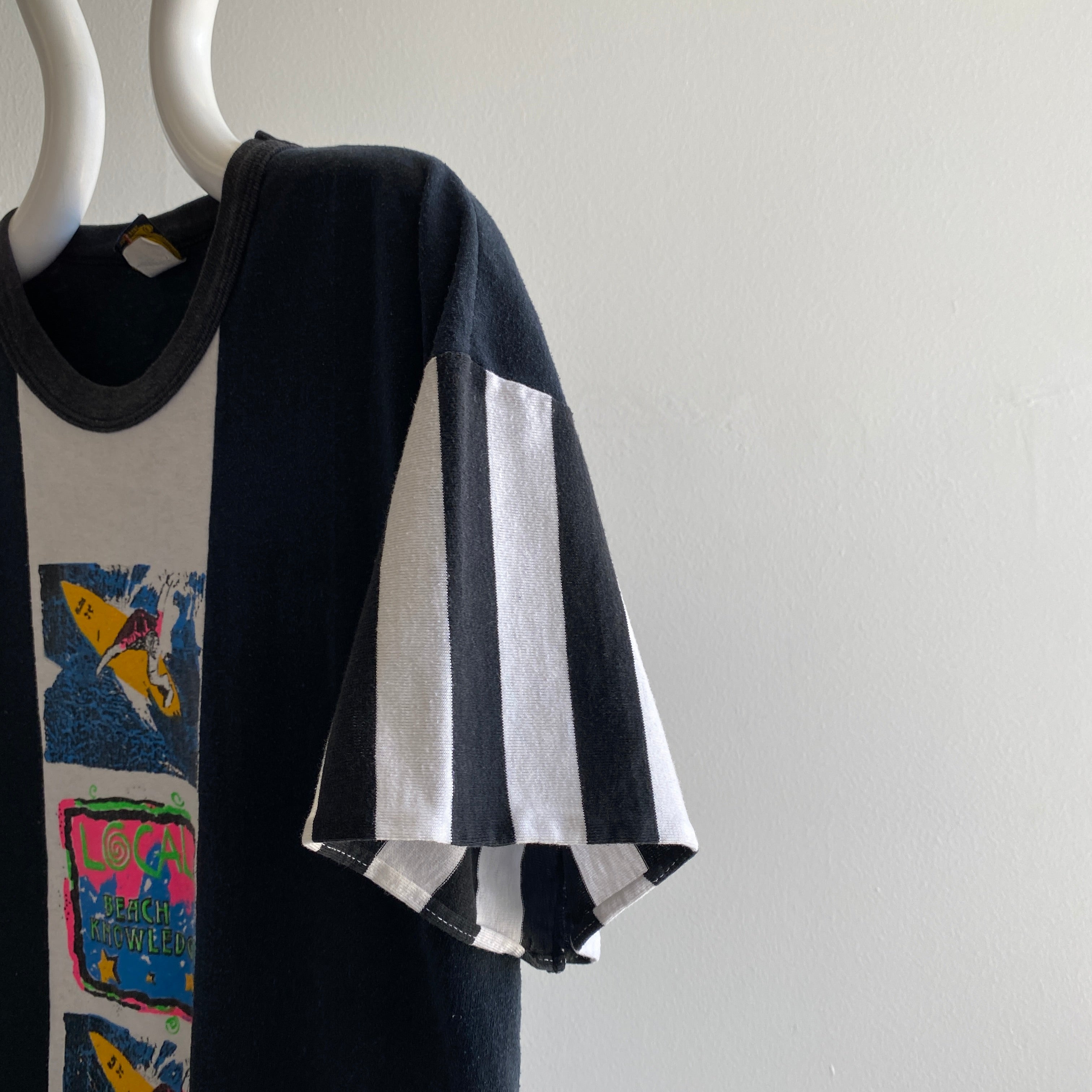 1980s Color Block Trade Winds Surfer T-Shirt avec manches rayées