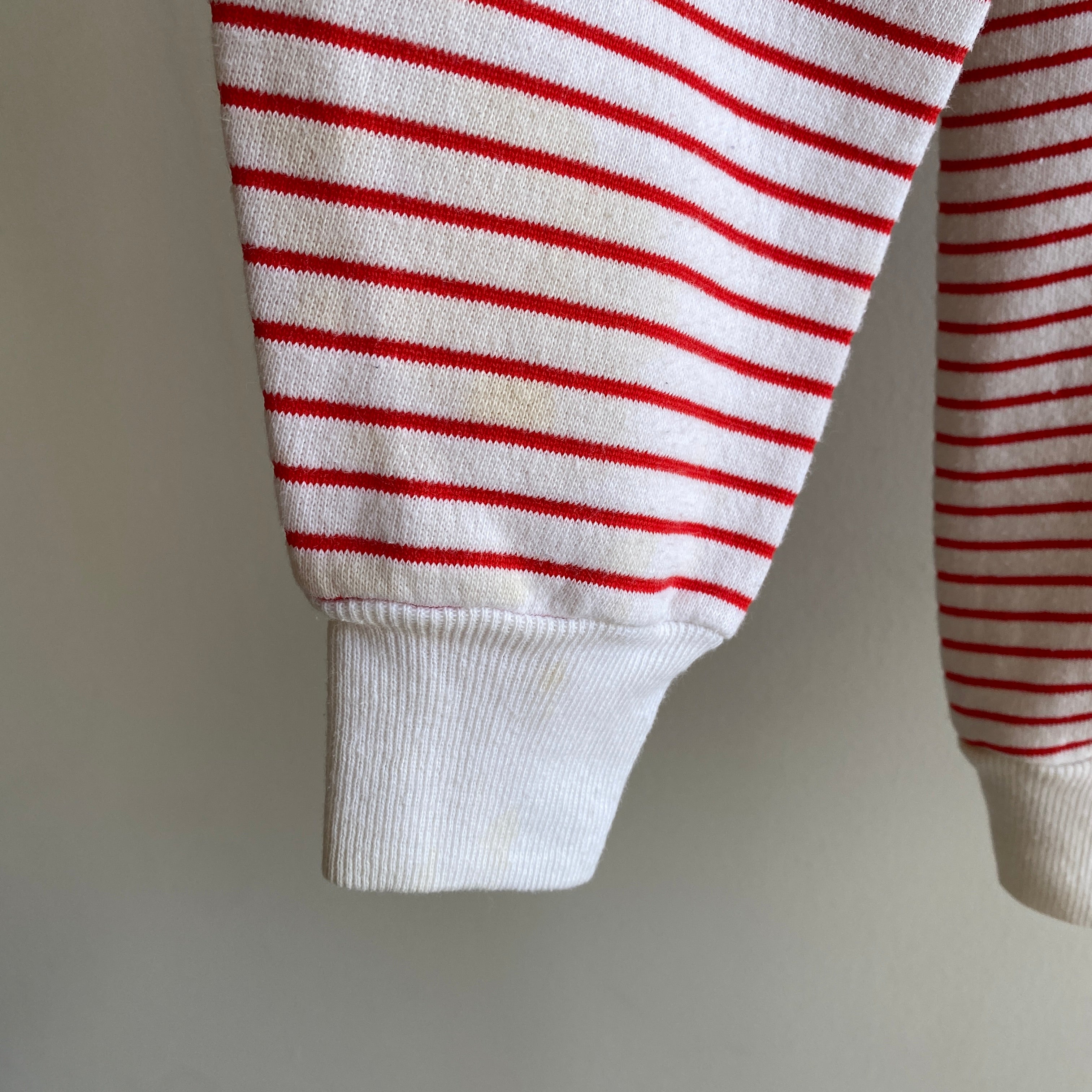 Sweat-shirt à col en V léger à rayures rouges et blanches des années 1980 - Collection privée