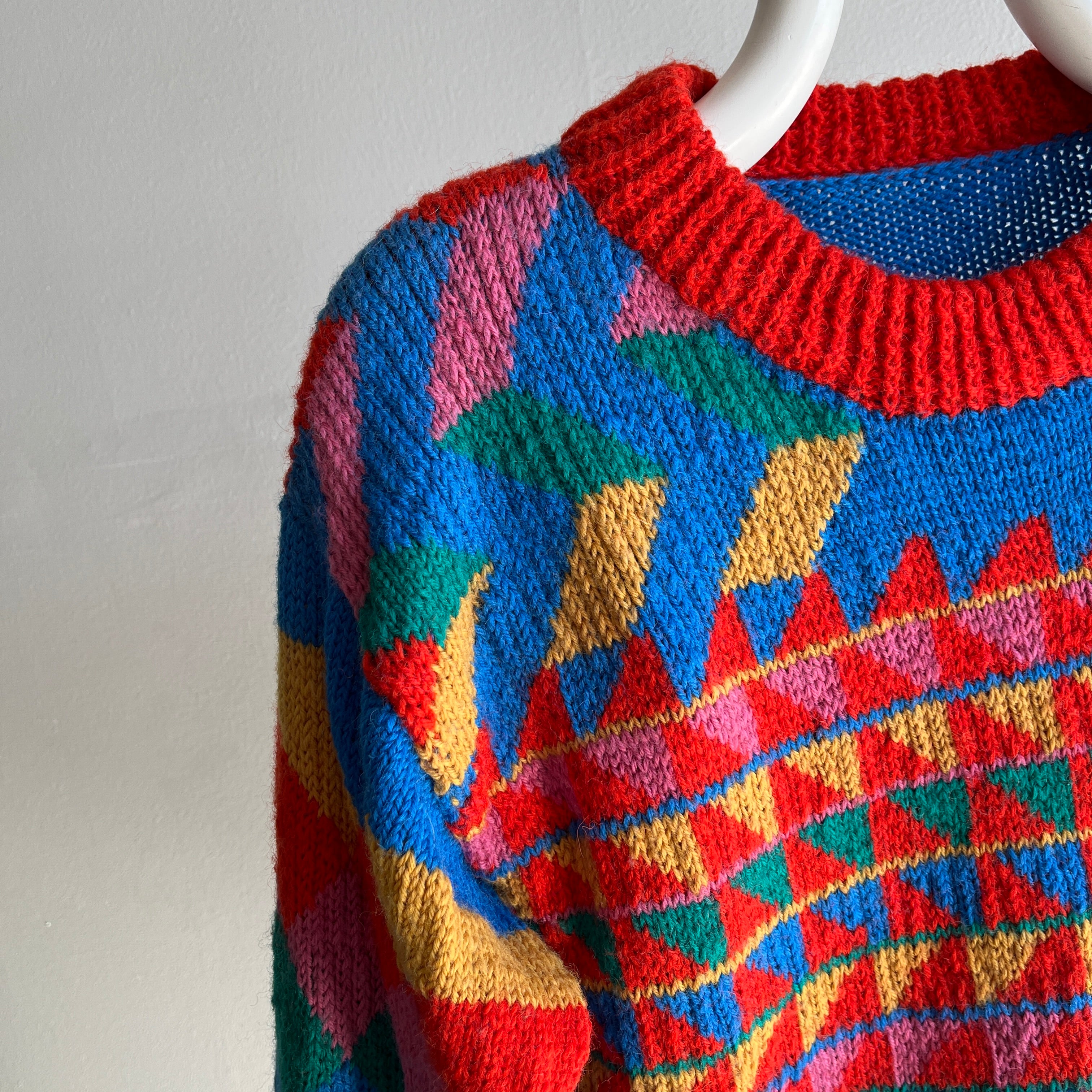 Pull géométrique en tricot à la main des années 1980 (je suis presque sûr)