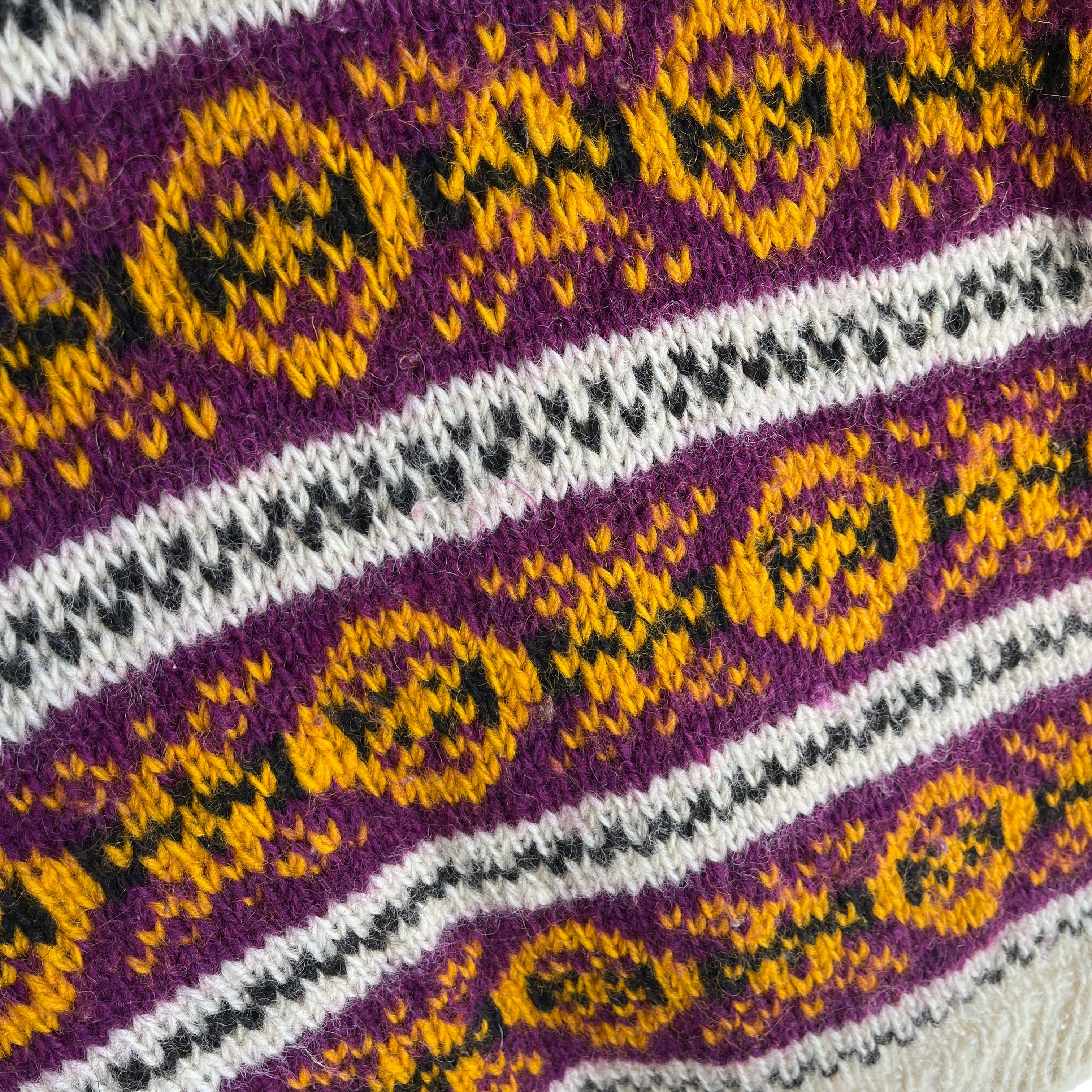 1970/80s Chunky Handknit Wool Sweater - Dreamy