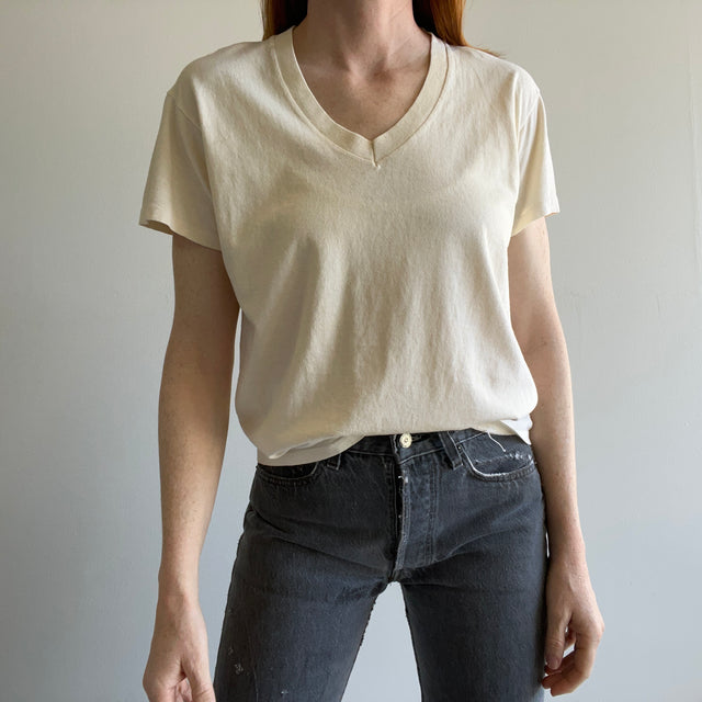 T-shirt à col en V en coton écru vieilli des années 1980 - WOW