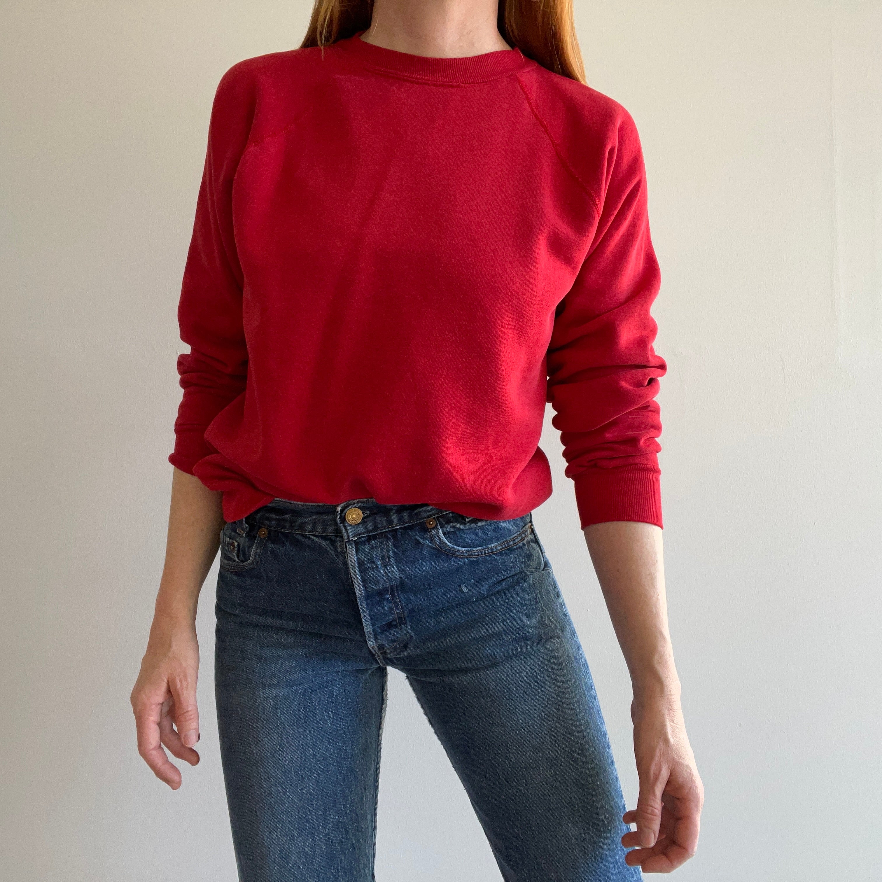 1980s Buttery Soft Arm Gusset Blank Red Sweatshirt - Mieux que la moyenne !