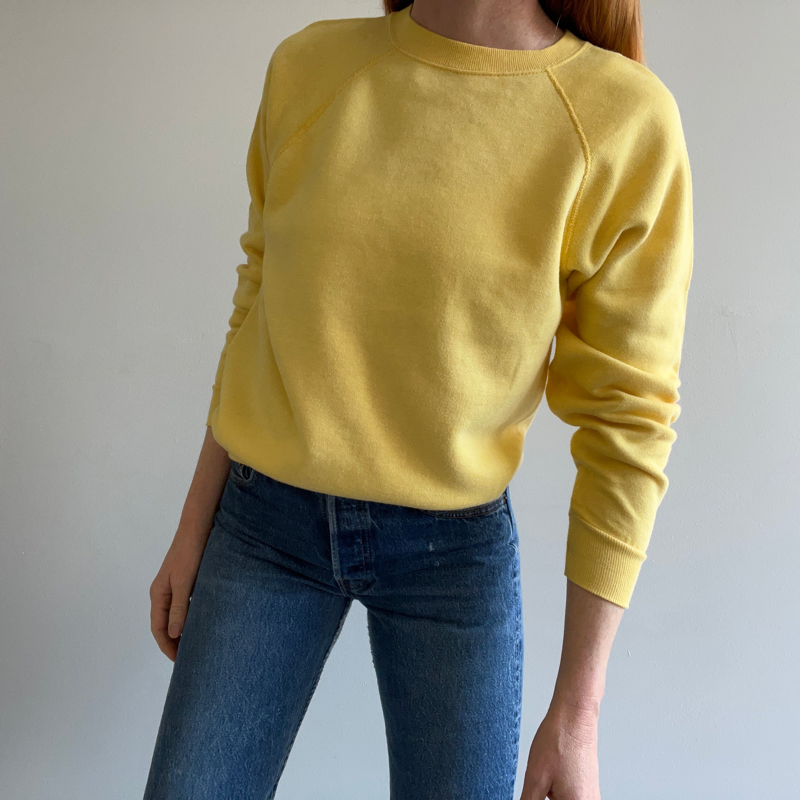 Sweat-shirt raglan vierge jaune beurre des années 1980 - oh mon