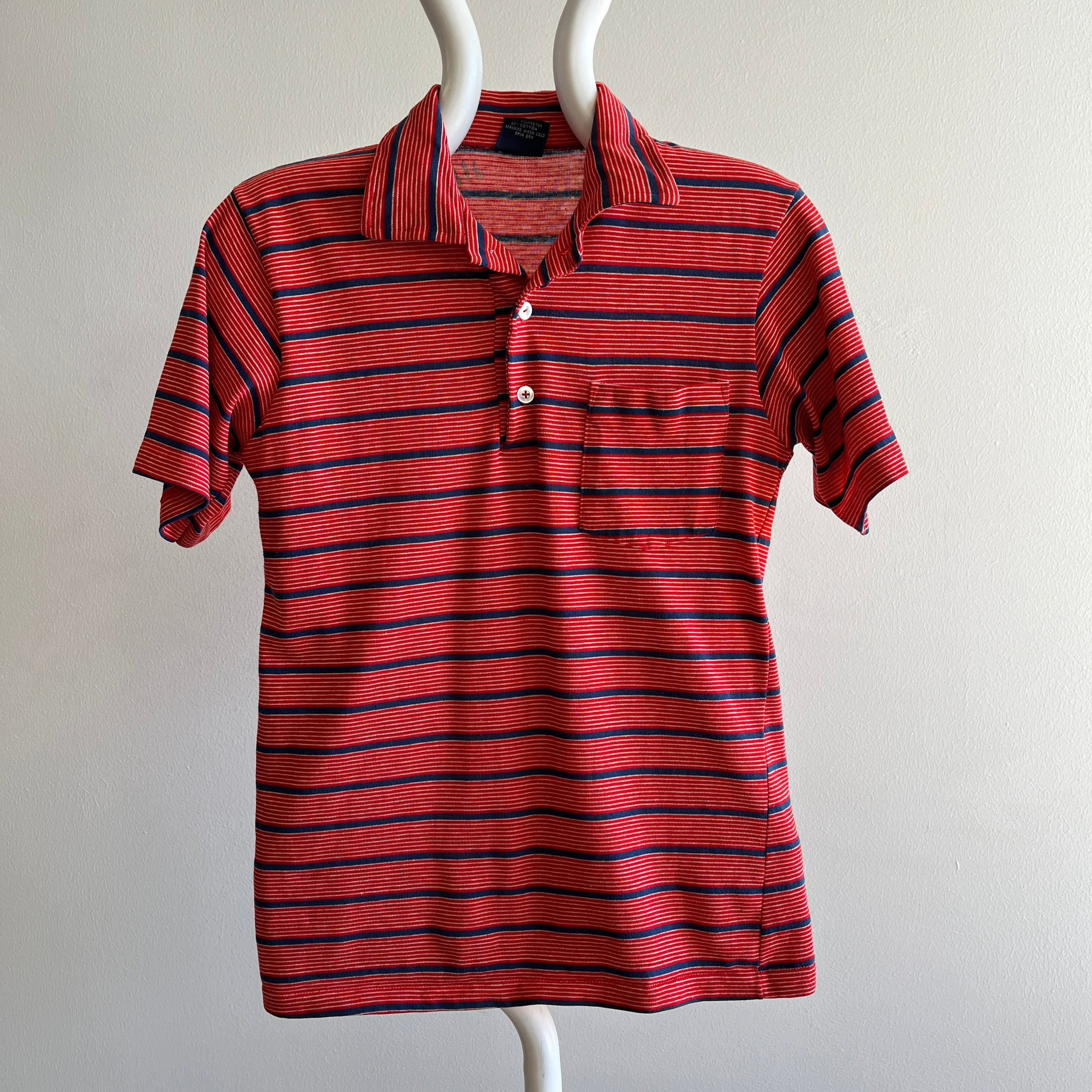 T-shirt polo rayé années 1970