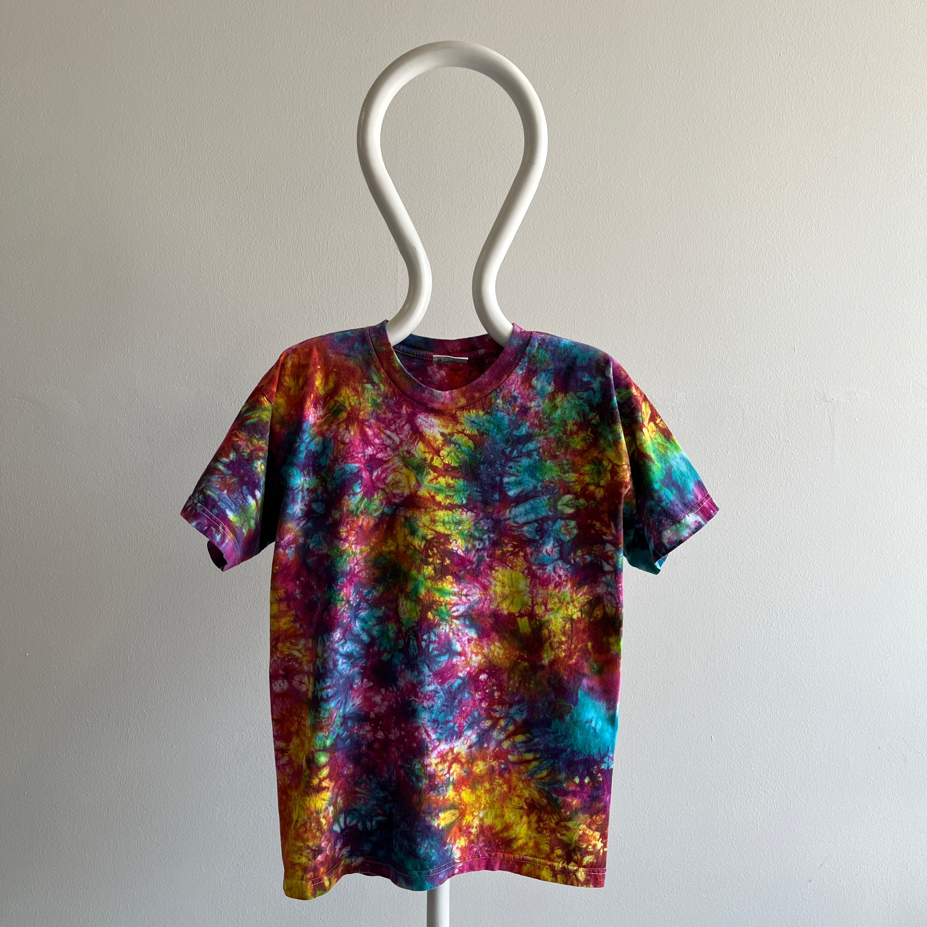 T-shirt tie-dye en coton épais Bayside des années 1990 fabriqué aux États-Unis