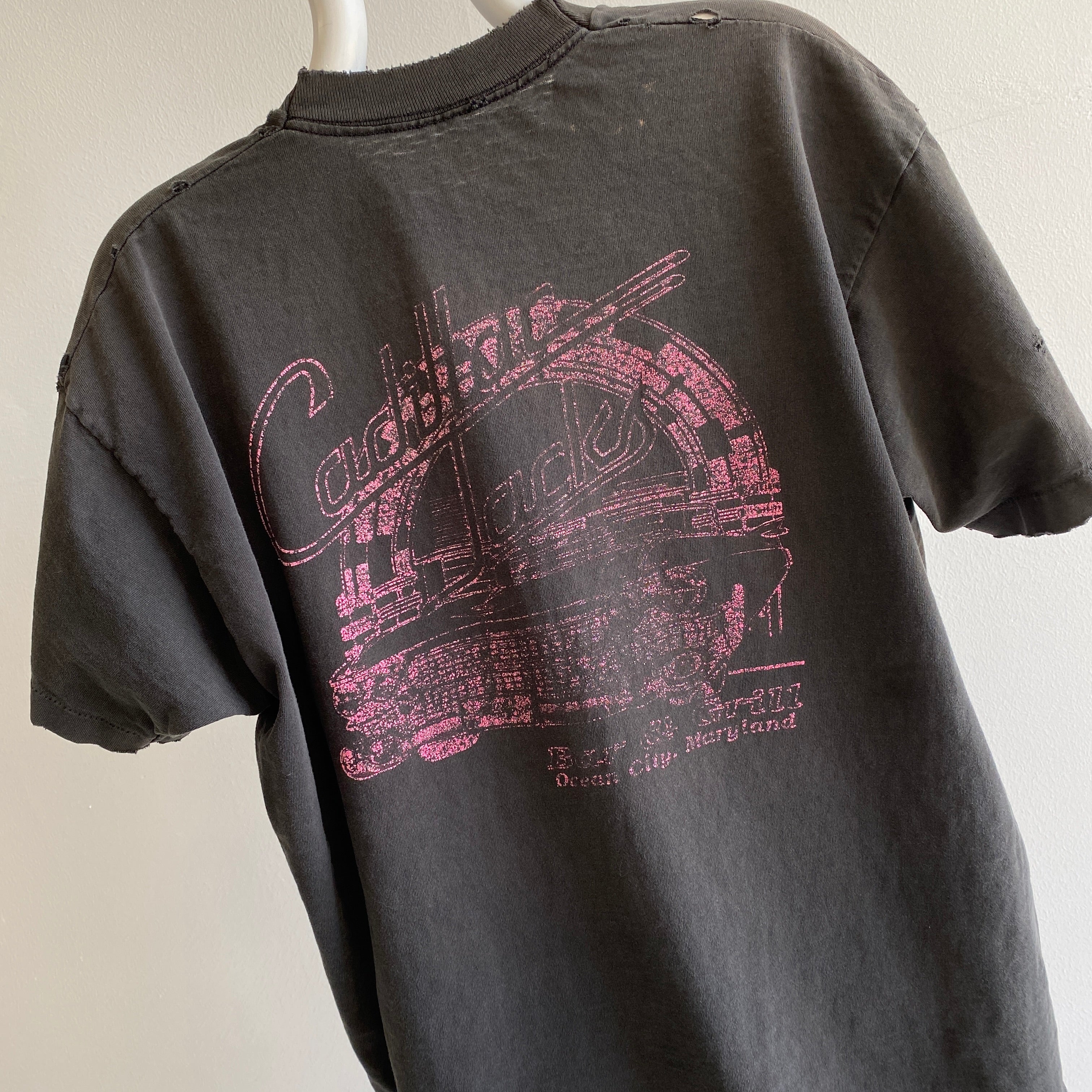 Cadillac Jack's Ultra Faded and Beat Up Pocket Tee des années 1980 - The Backside Too !!