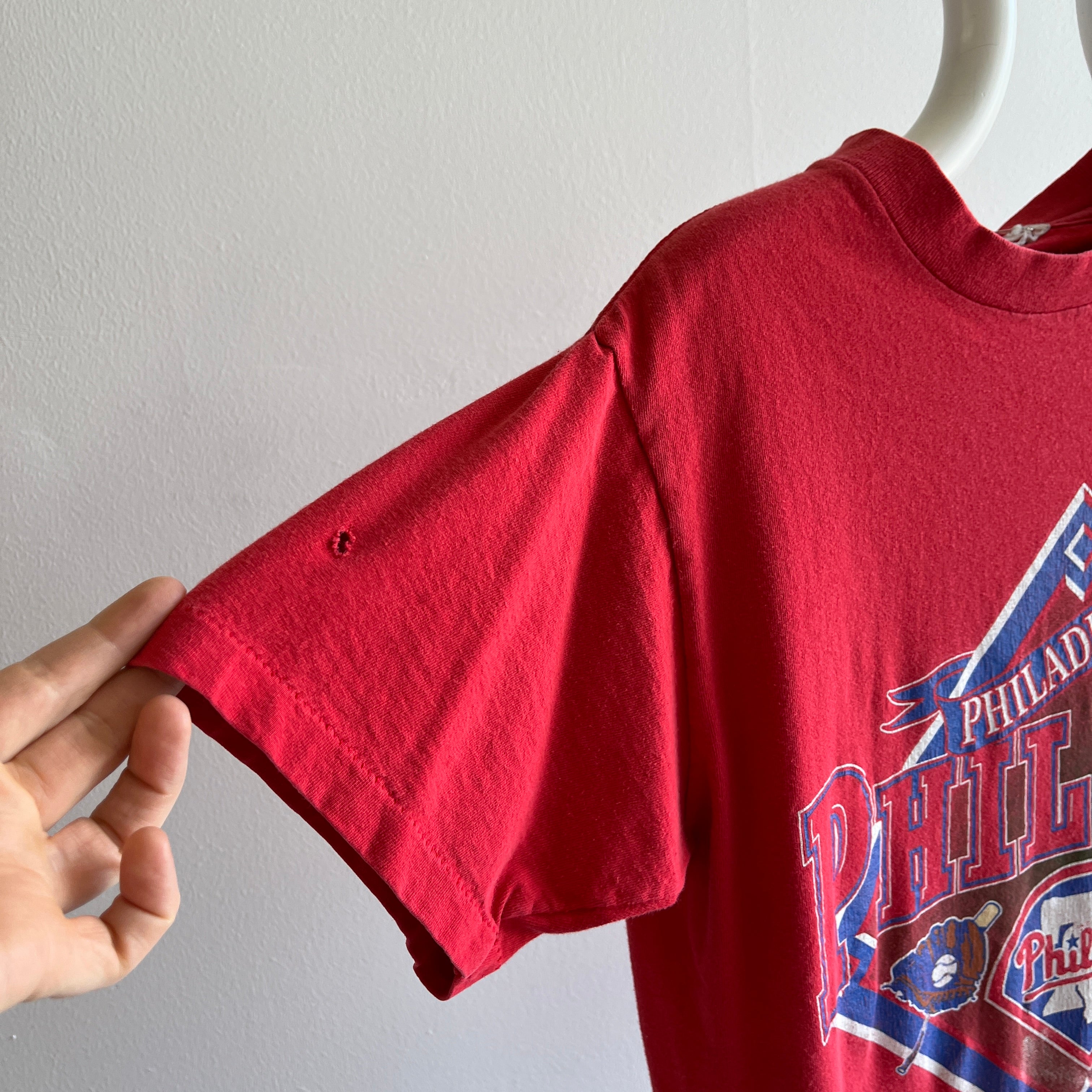 1990s Philadelphia Phillies Paint Stained Cotton Game Day T-Shirt – Red  Vintage Co
