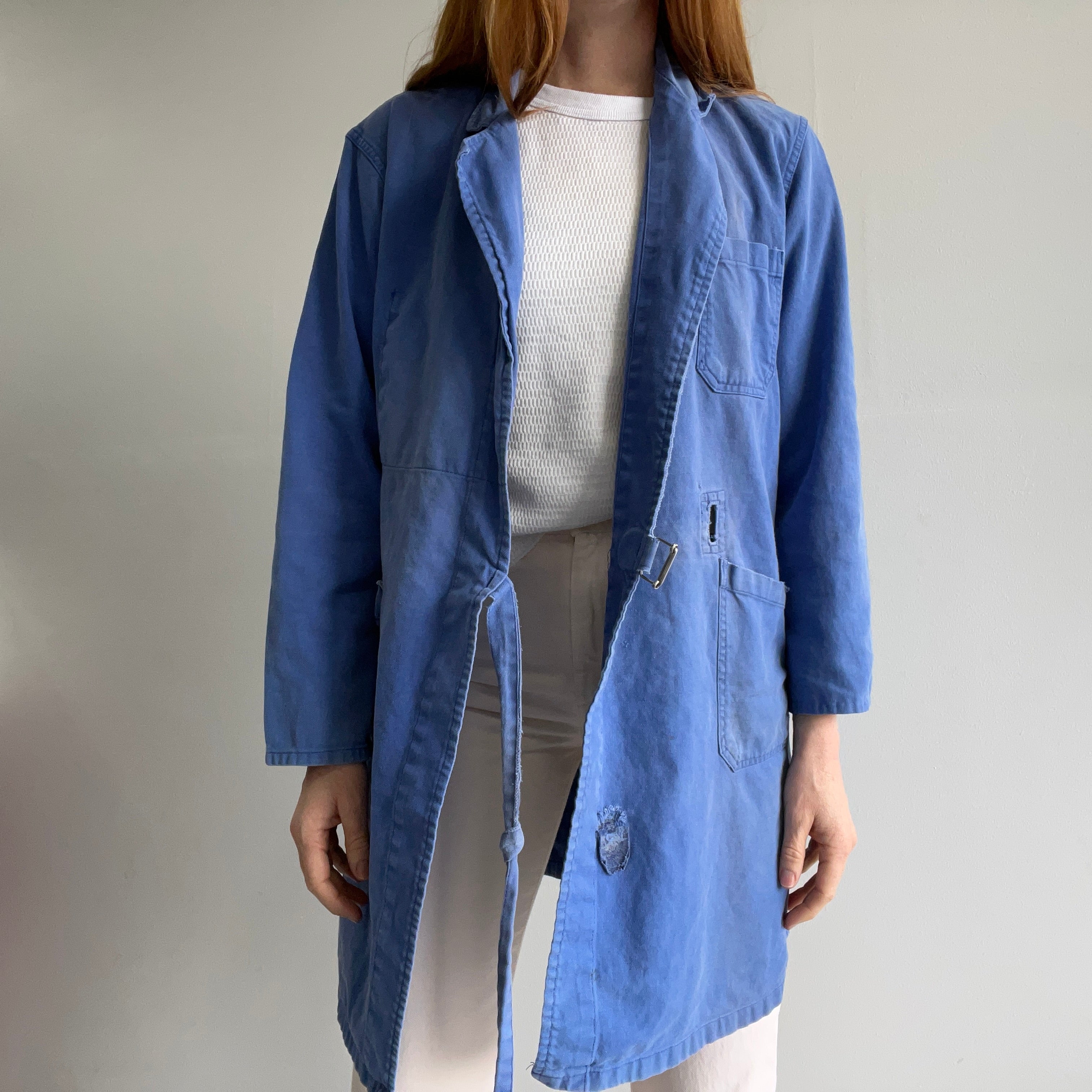 1970s Super Soft, Faded and Worn French Cotton Painters Chore Coat with Belt