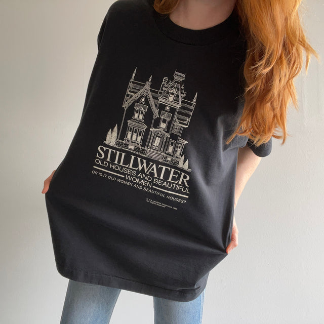 1985 Stillwater "Vieilles maisons et belles femmes" T-shirt oversize