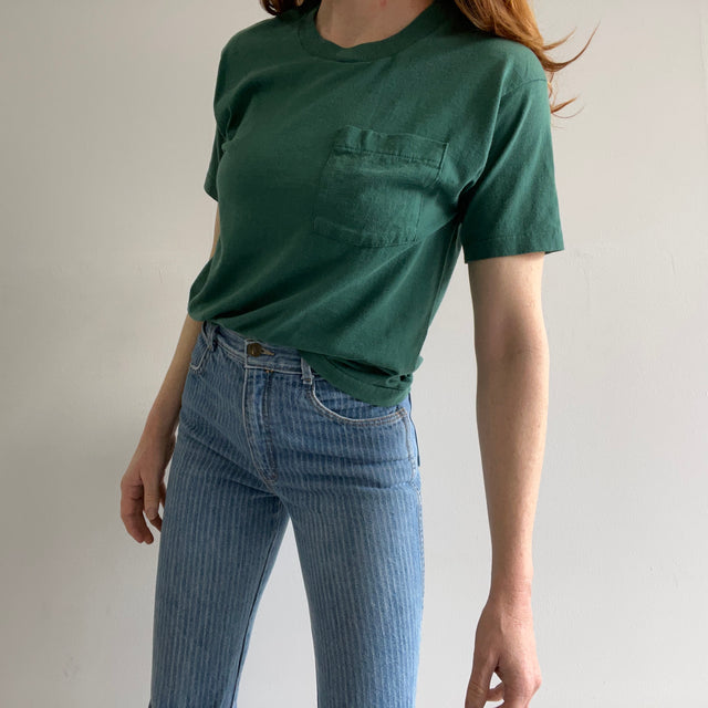 T-shirt à poche lisière vert vierge des années 1980 - Dreamy