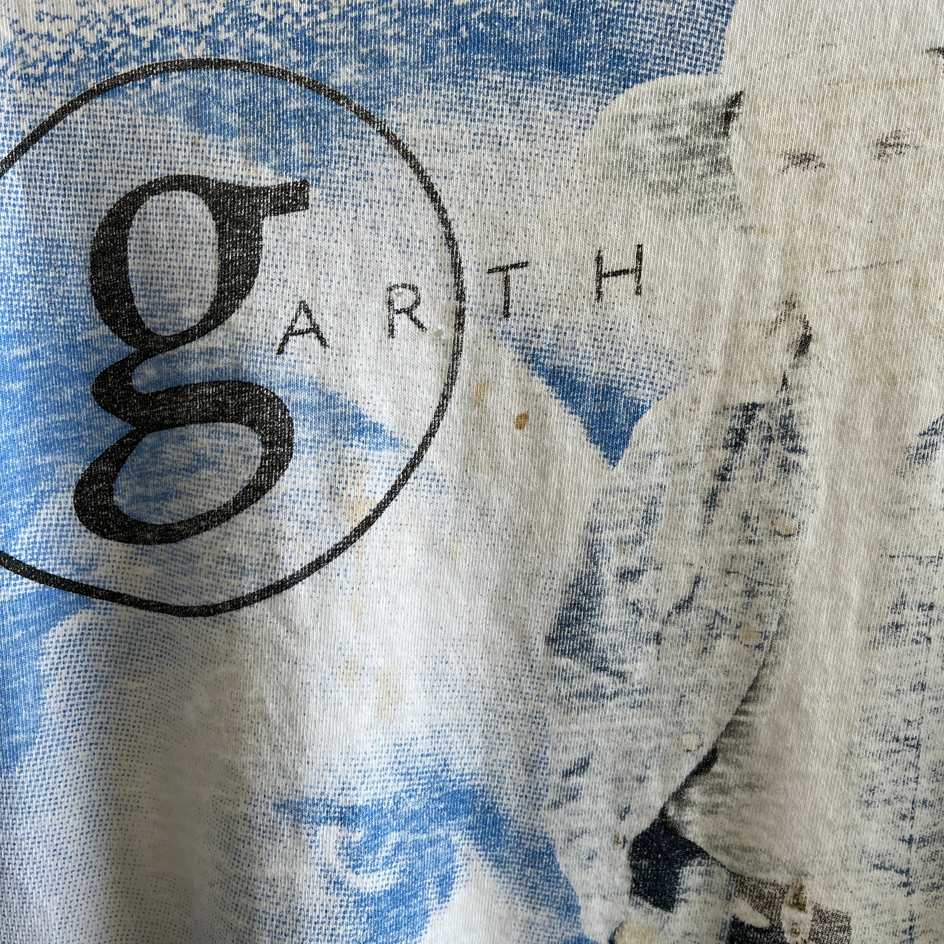 1990s Completely Thrashed in The Best Way Garth Brooks Music T-SHirt - Thin, Holes, Stains.