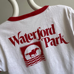 T-shirt à encolure en V et à col en V de l'hippodrome de Waterford Park des années 1970