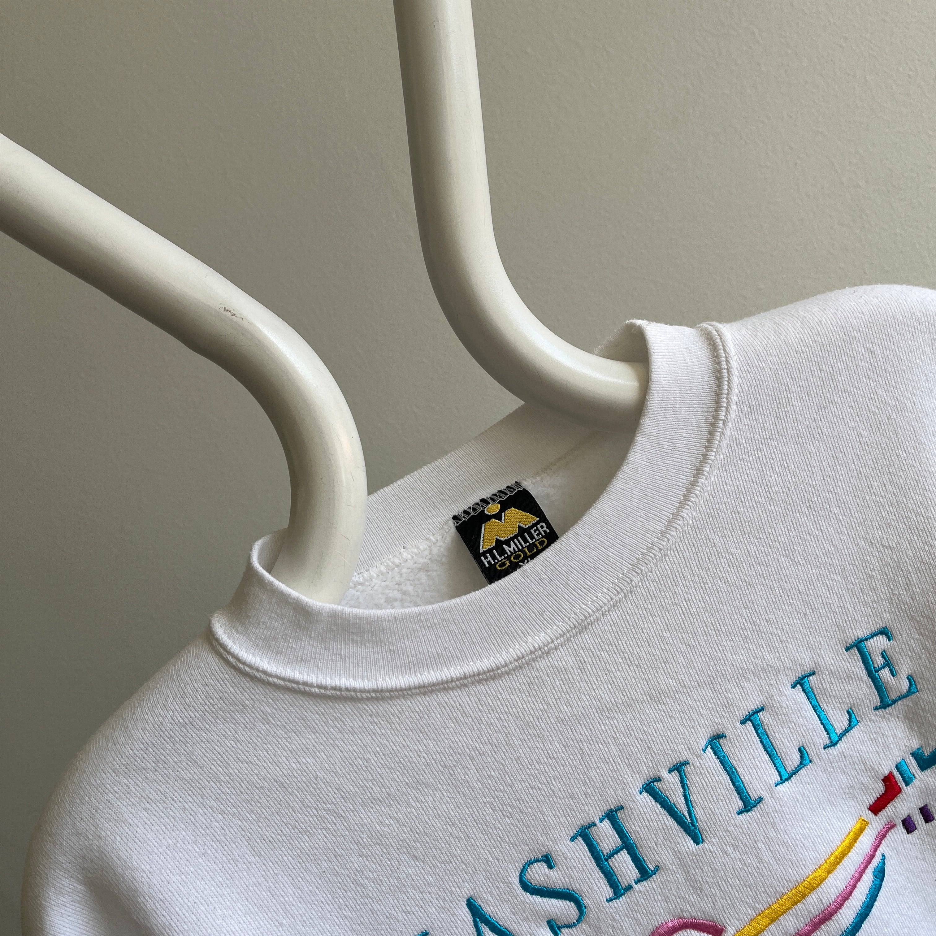 Sweat-shirt Nashville Music City en peluche à peine porté des années 1990