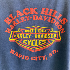 1984 Emblème 3D Harley Sturgis Beat Up Cut Off Muscle Tee - Rad Backside!