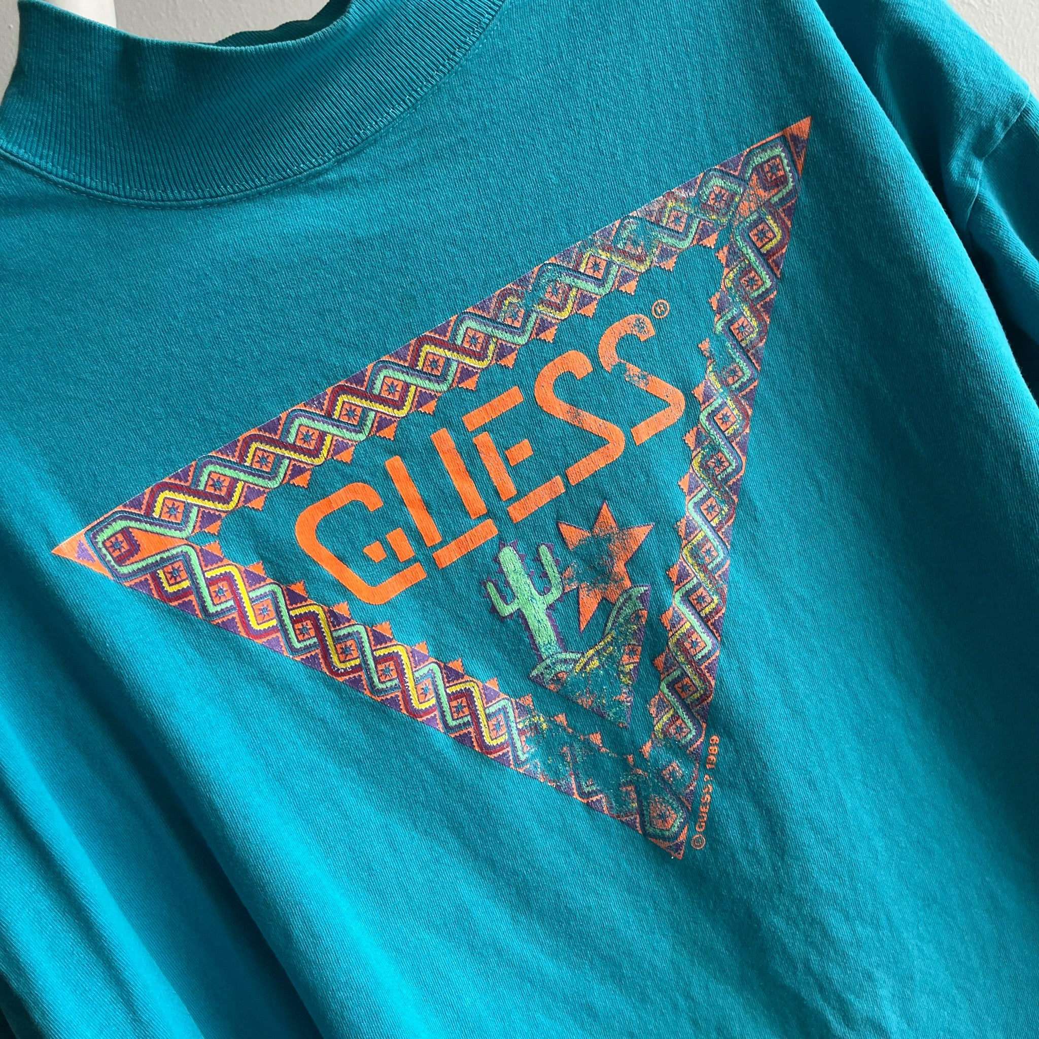 1989 USA Made Guess T-shirt à col cheminée et manches 3/4 - WOW