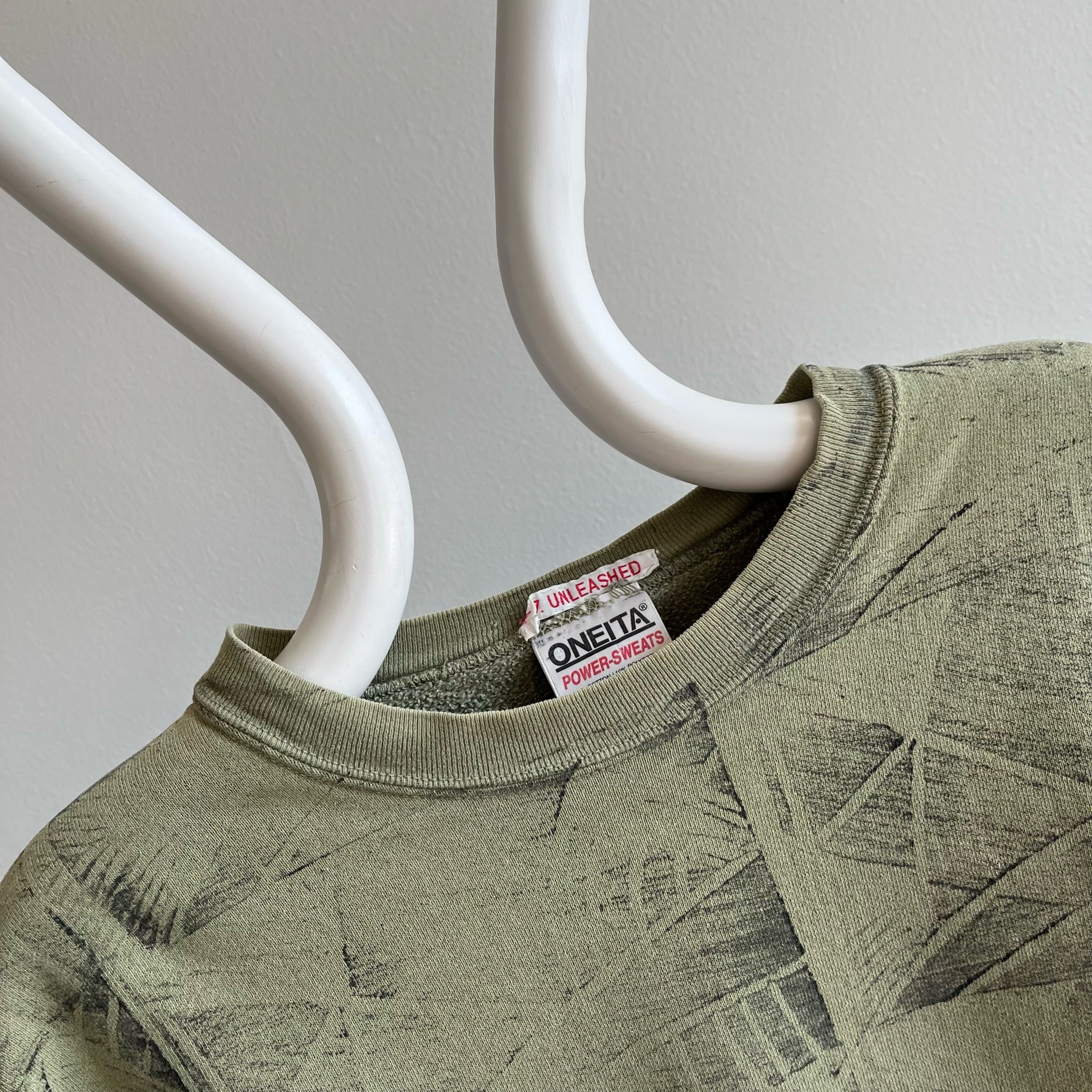 Sweat-shirt épais feuille à imprimé éponge Super Rad des années 1990 par Oneita