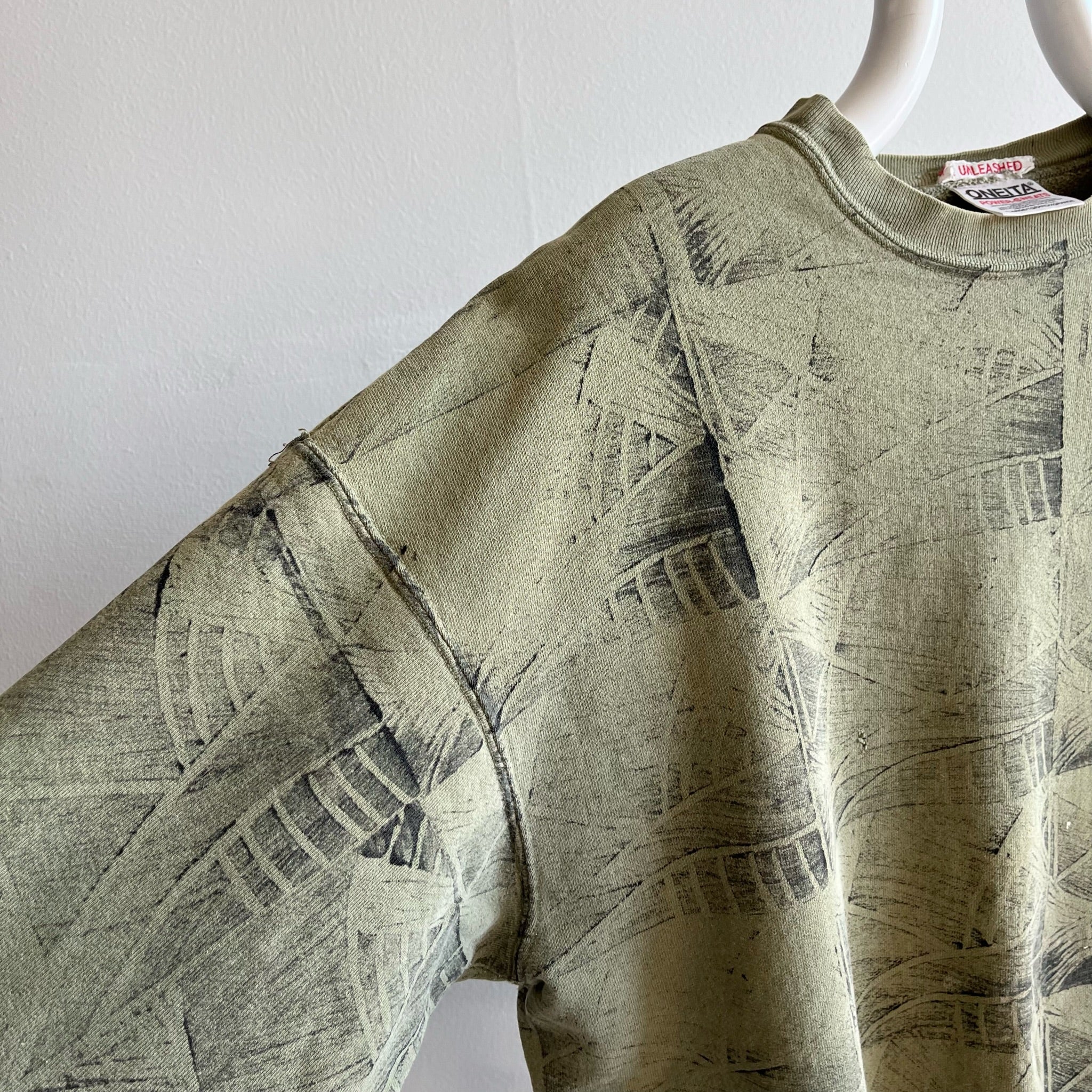 Sweat-shirt épais feuille à imprimé éponge Super Rad des années 1990 par Oneita