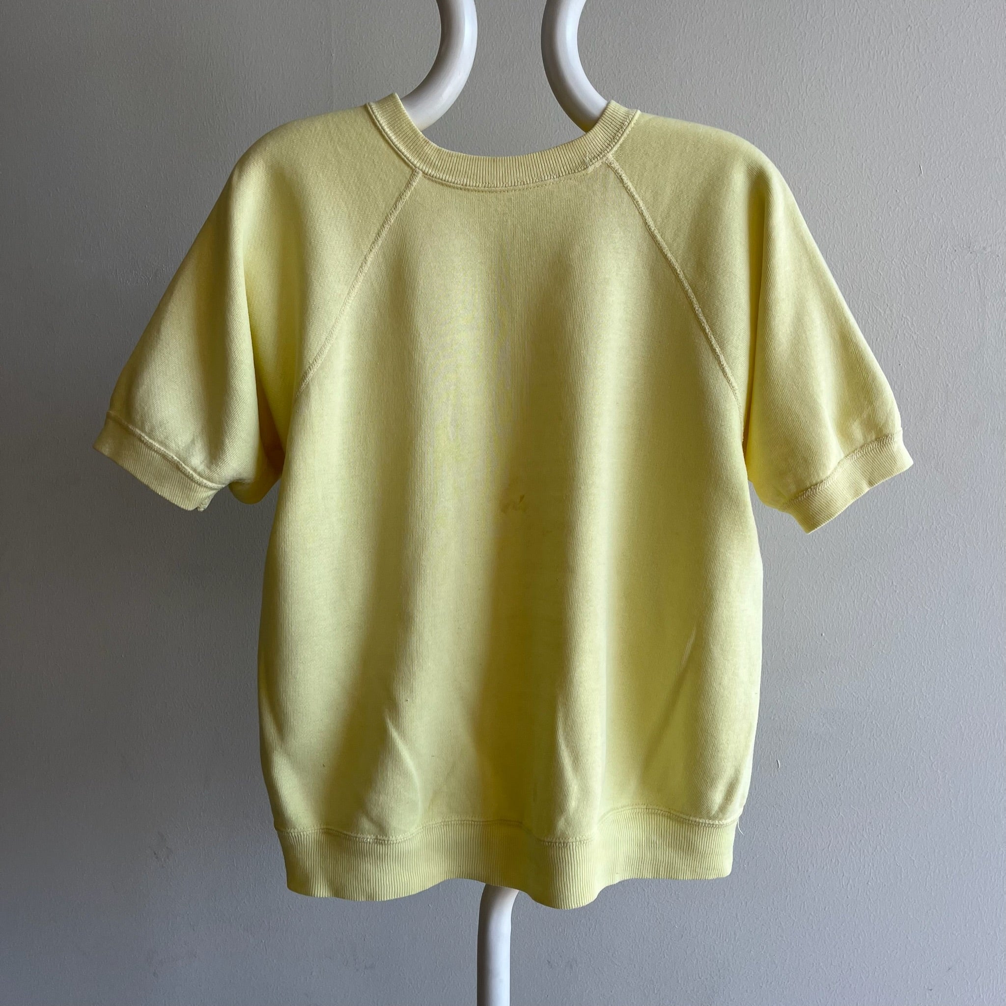 1970s Blank Pale Yellow Warm Up